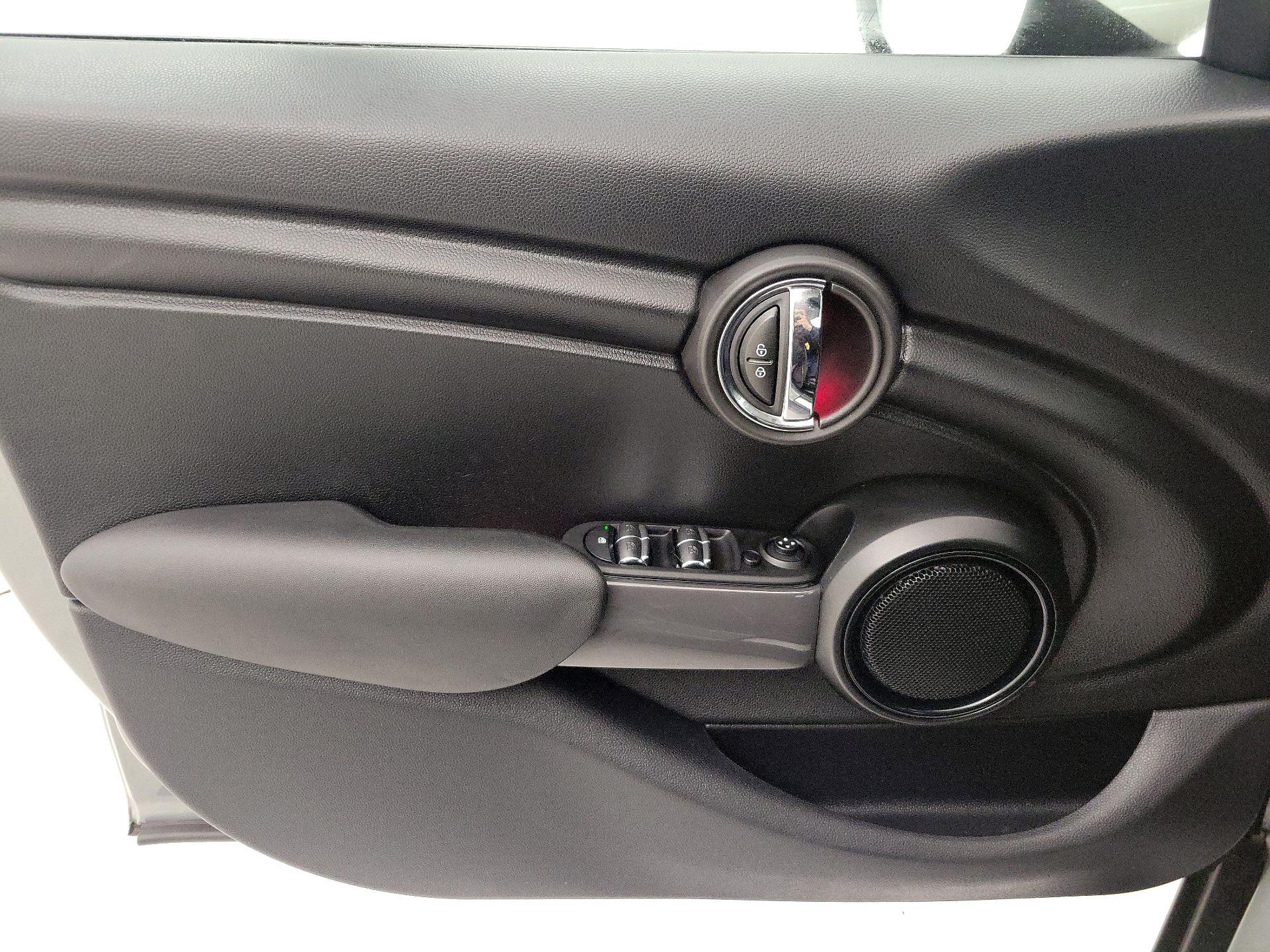 Thumbnail: 2020 MINI Cooper Hardtop - 12