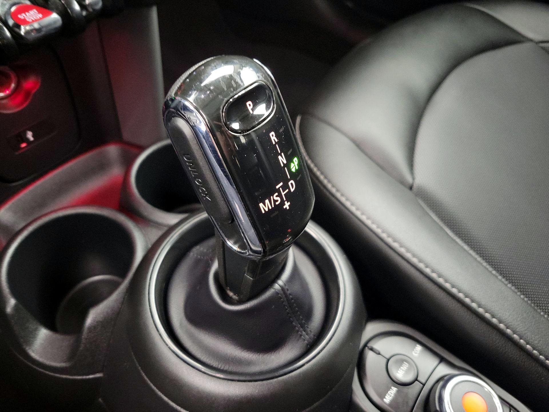 Thumbnail: 2020 MINI Cooper Hardtop - 17