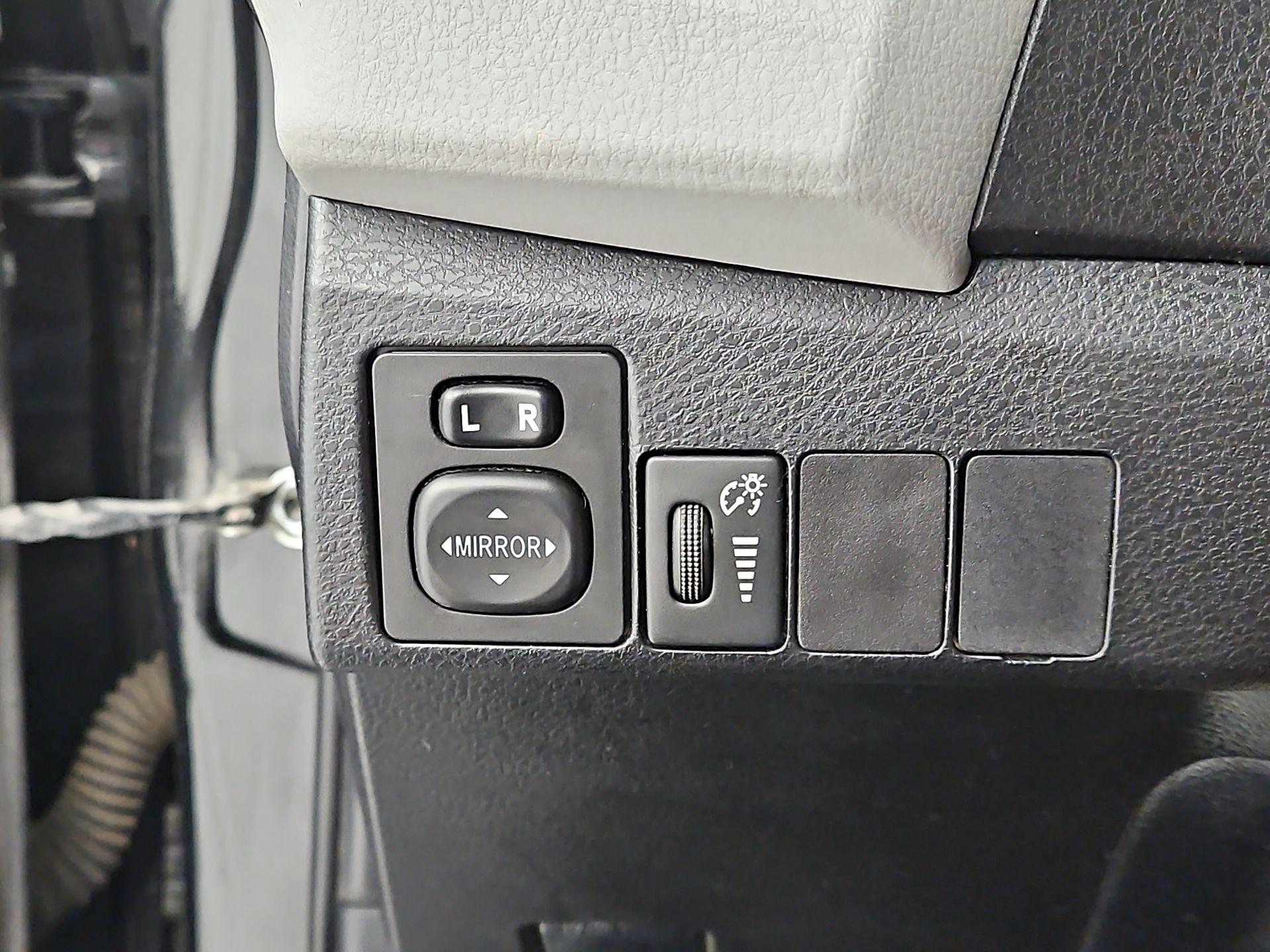 Thumbnail: 2015 Toyota Corolla - 13