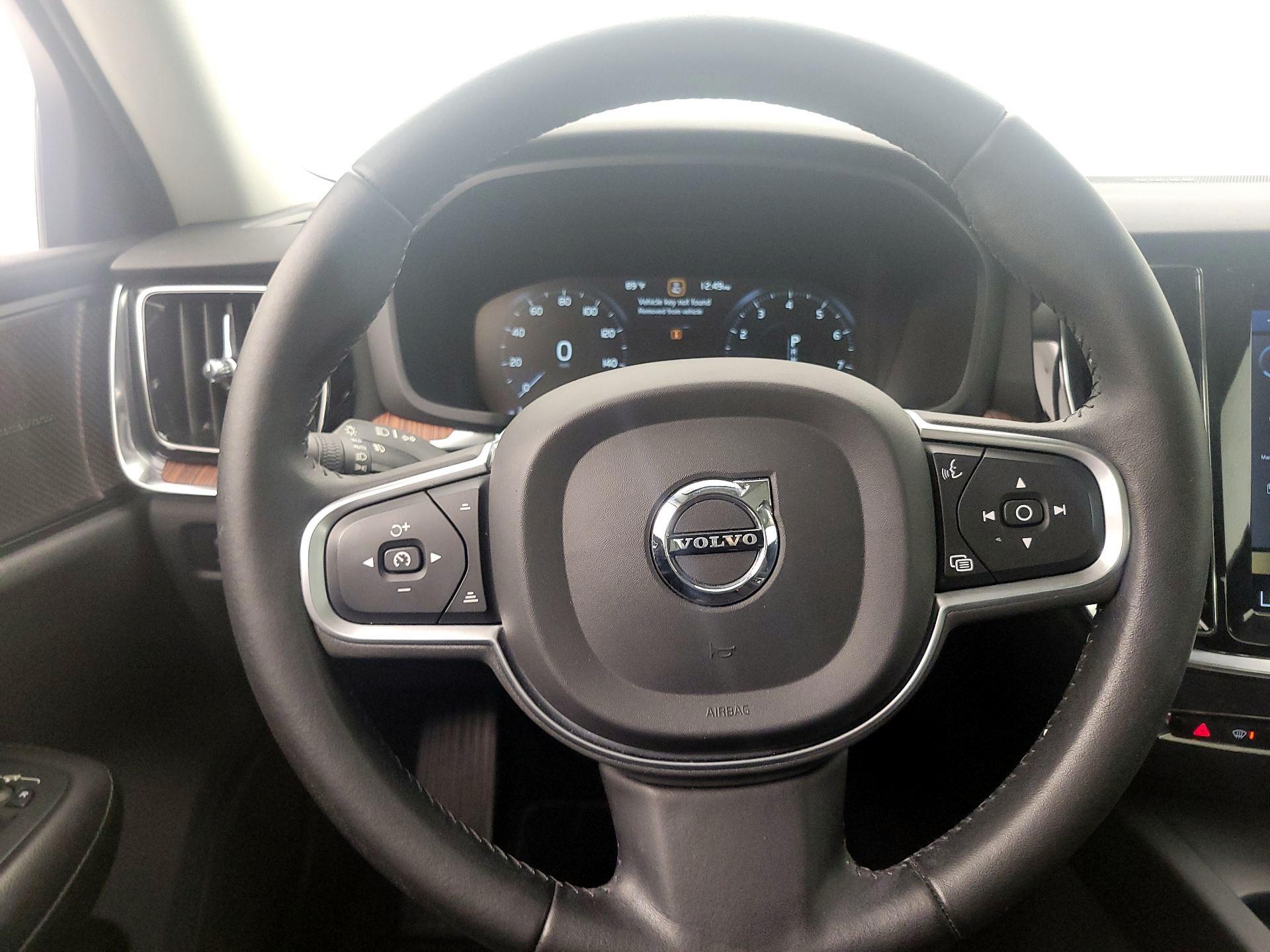Thumbnail: 2019 Volvo S60 - 10