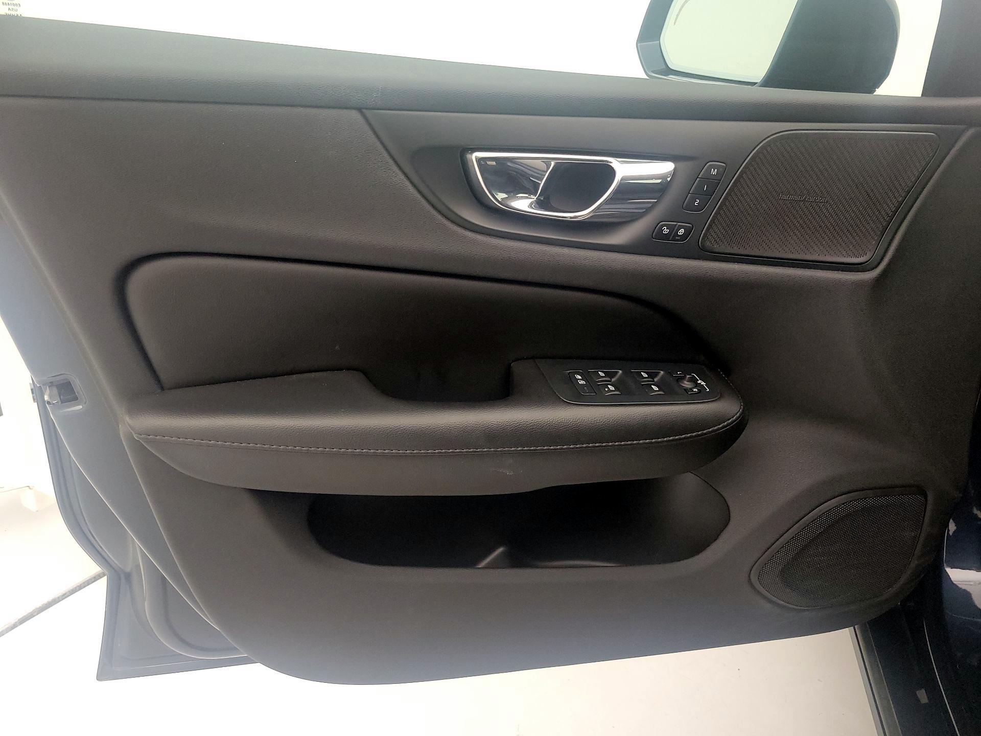Thumbnail: 2019 Volvo S60 - 12