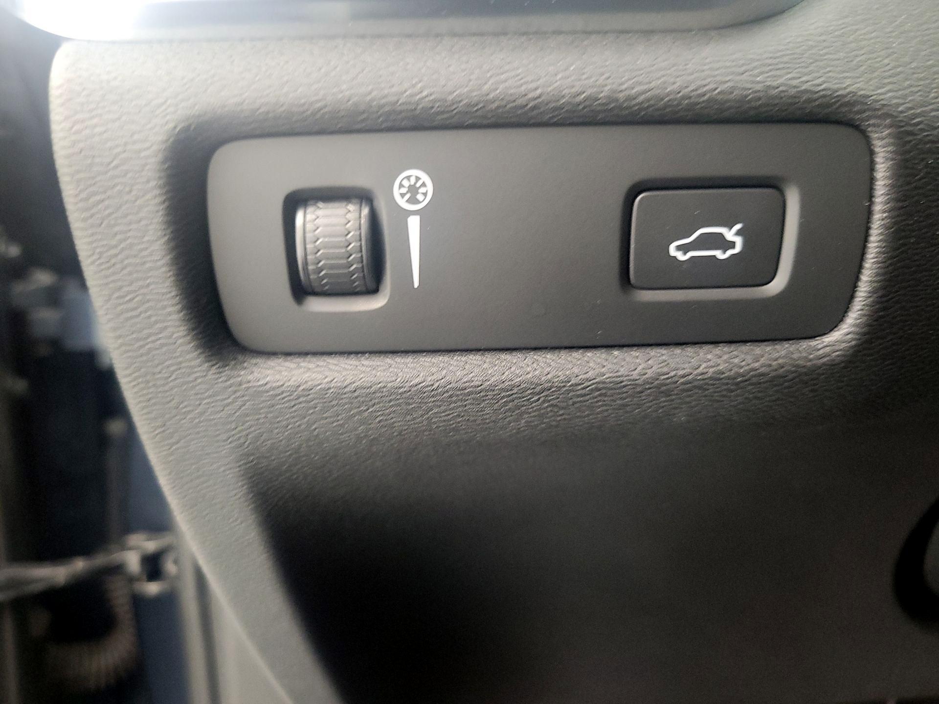 Thumbnail: 2019 Volvo S60 - 13