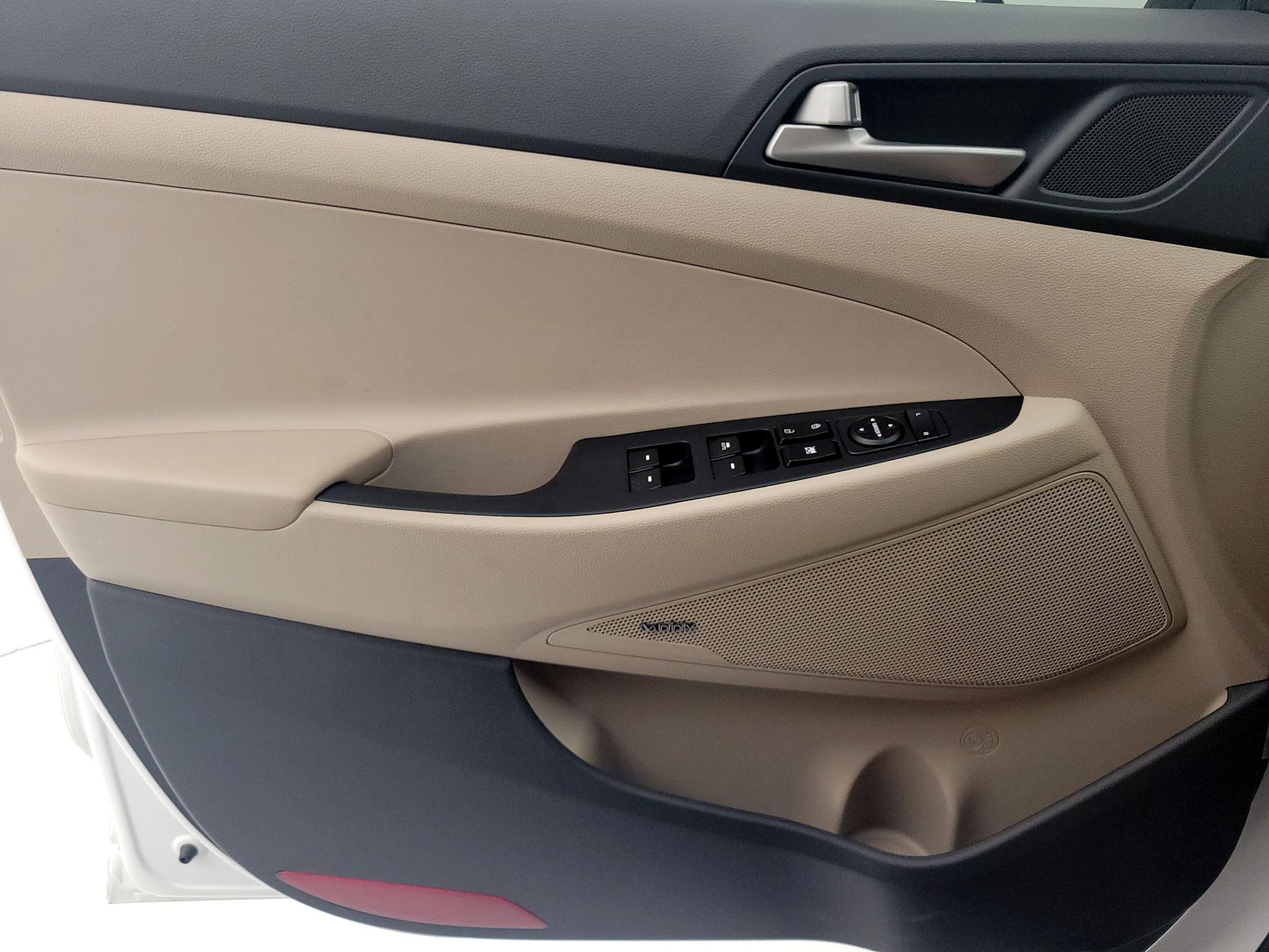 Thumbnail: 2018 Hyundai Tucson - 12