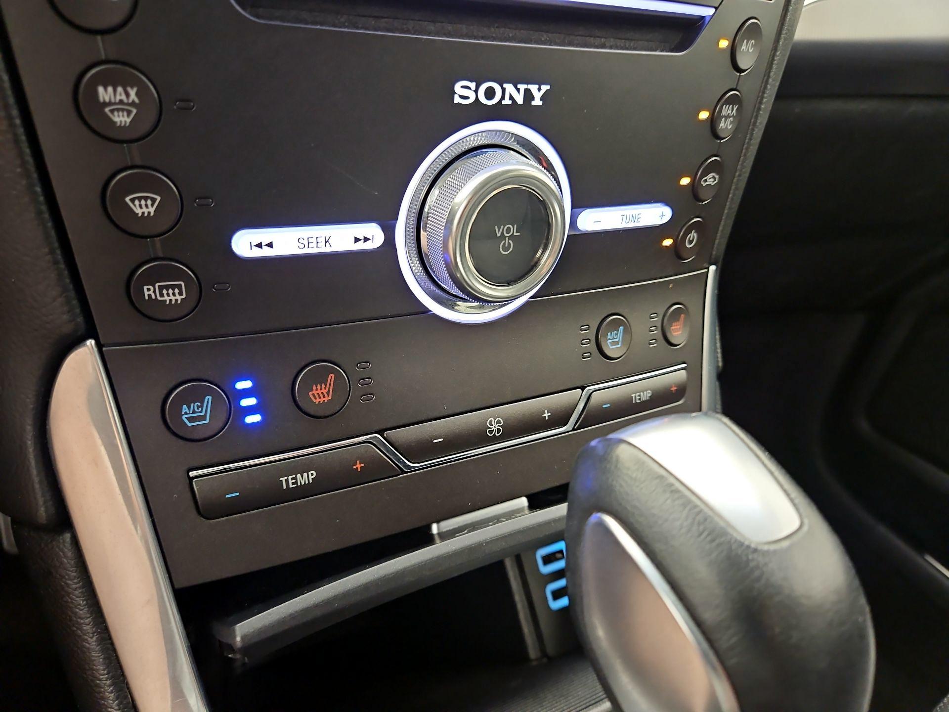 Thumbnail: 2017 Ford Edge - 17