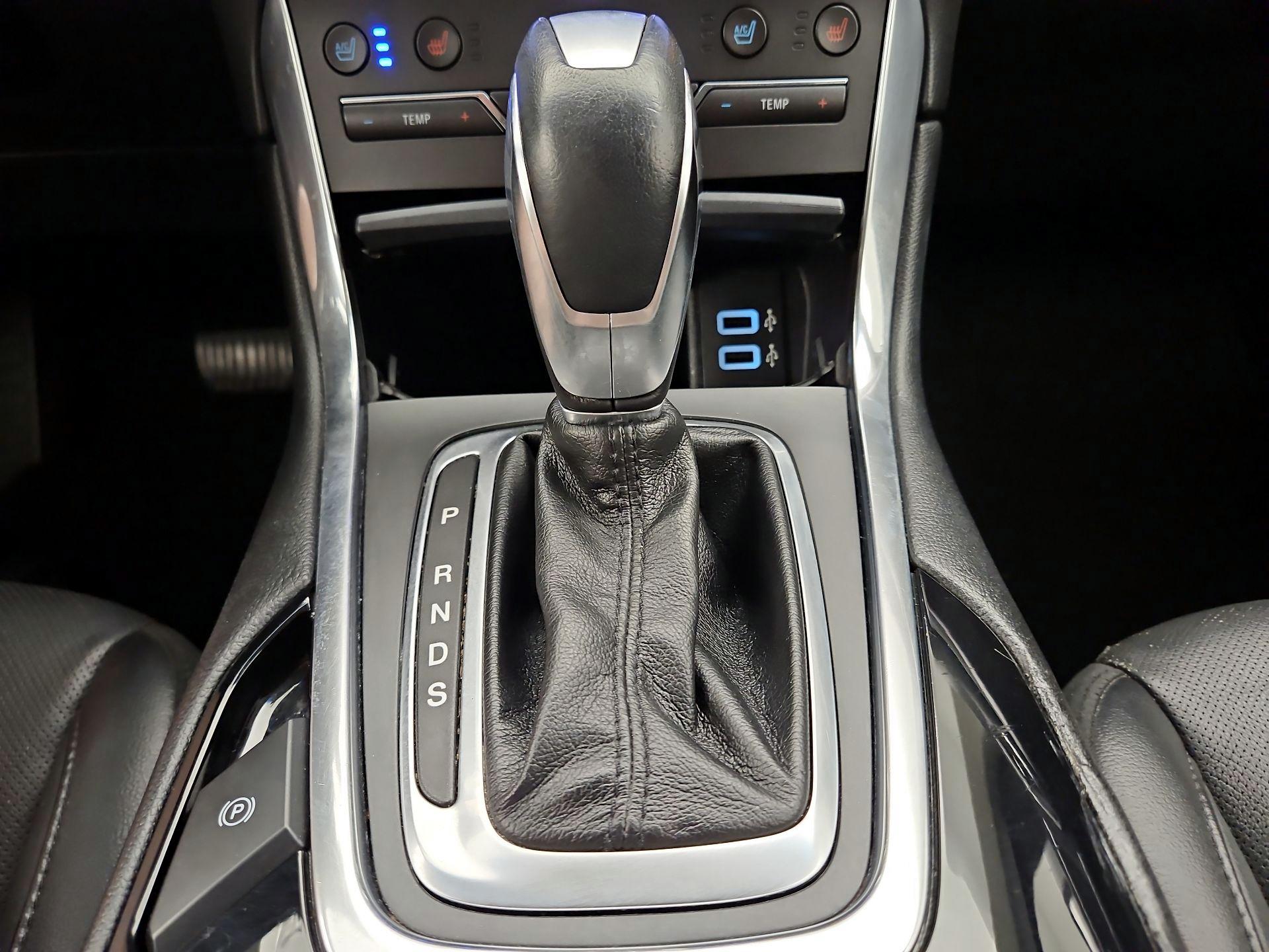 Thumbnail: 2017 Ford Edge - 18