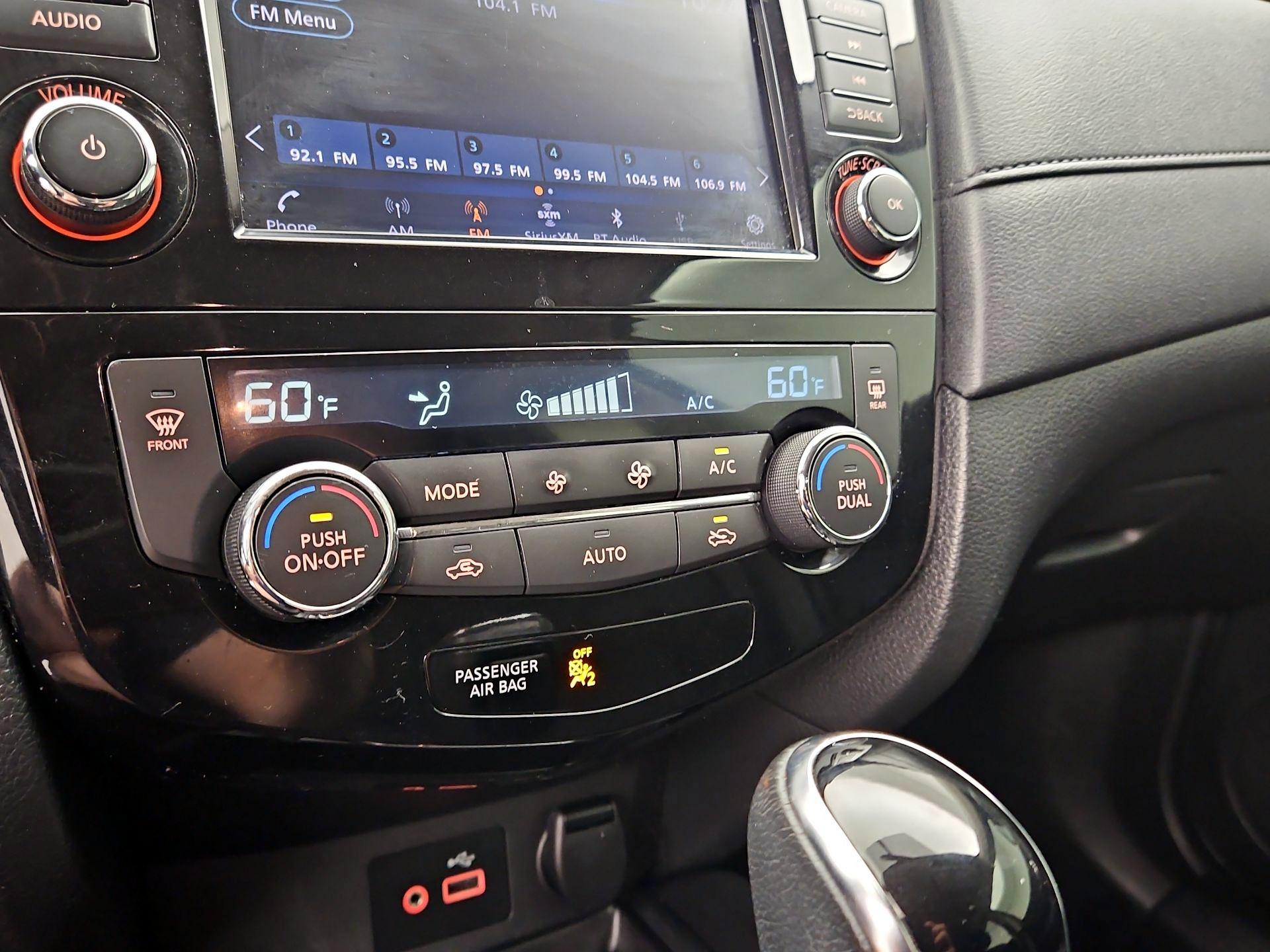 Thumbnail: 2018 Nissan Rogue - 16