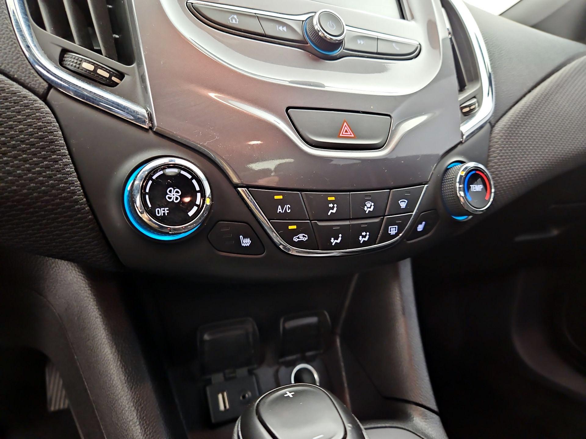 Thumbnail: 2016 Chevrolet Cruze - 16
