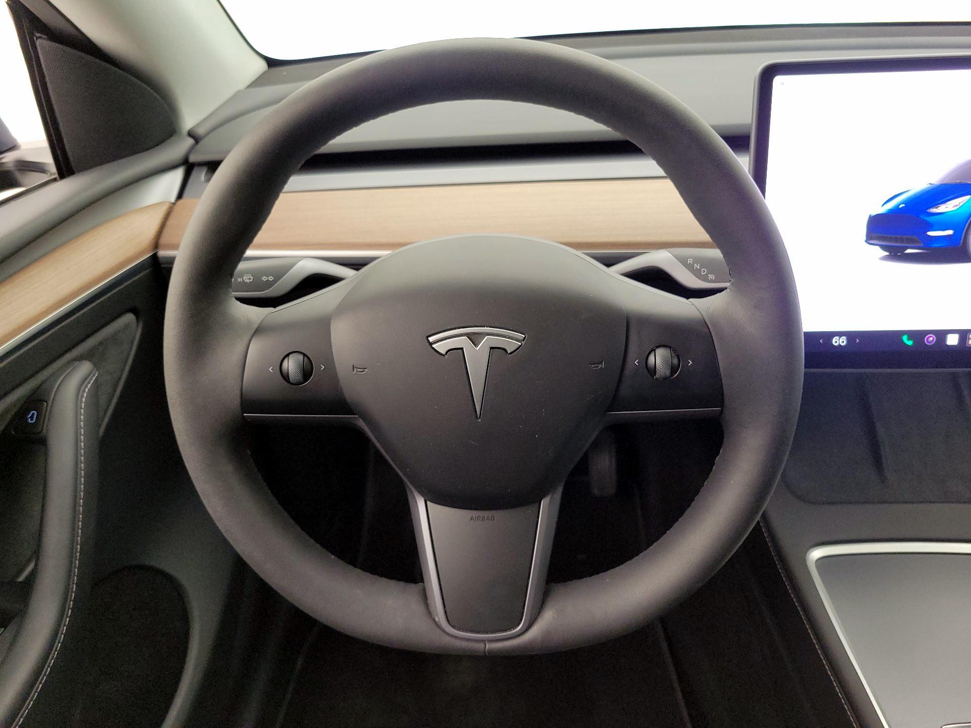 Thumbnail: 2023 Tesla Model Y - 10