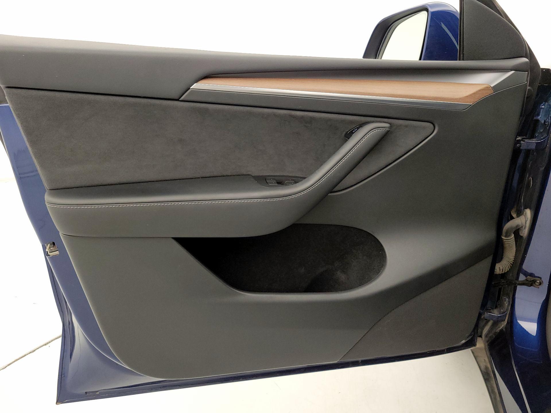 Thumbnail: 2023 Tesla Model Y - 12