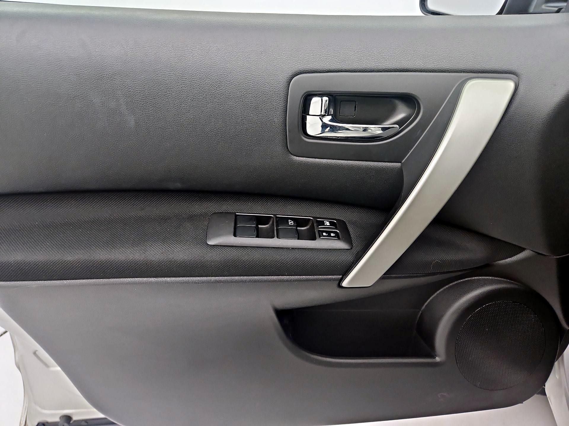 Thumbnail: 2014 Nissan Rogue - 12