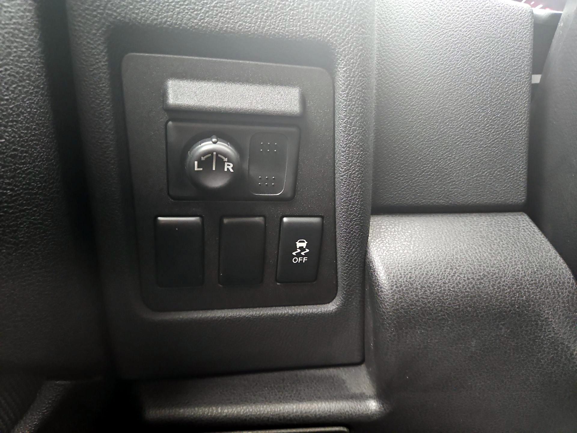 Thumbnail: 2014 Nissan Rogue - 13