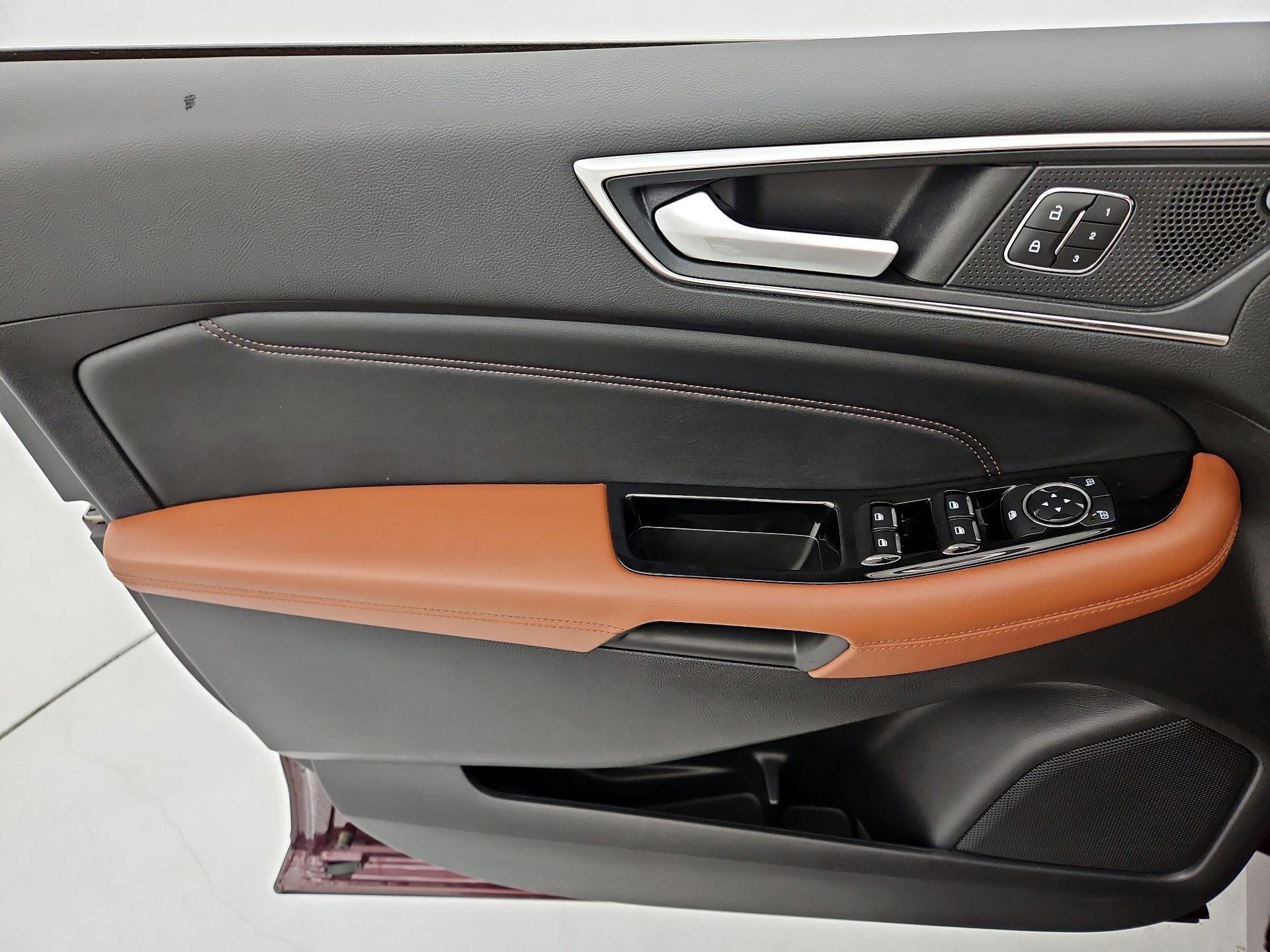 Thumbnail: 2019 Ford Edge - 12