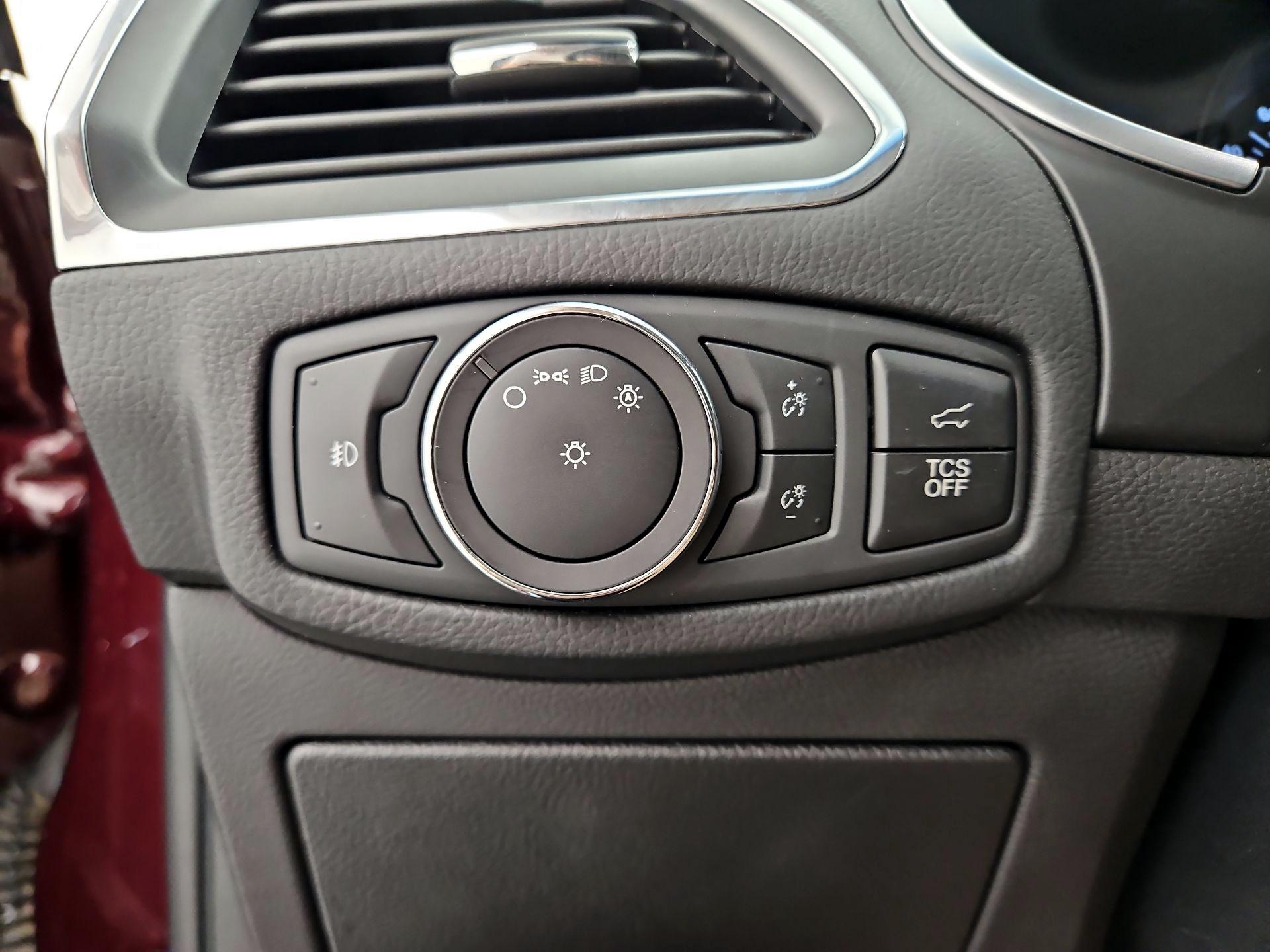 Thumbnail: 2019 Ford Edge - 13