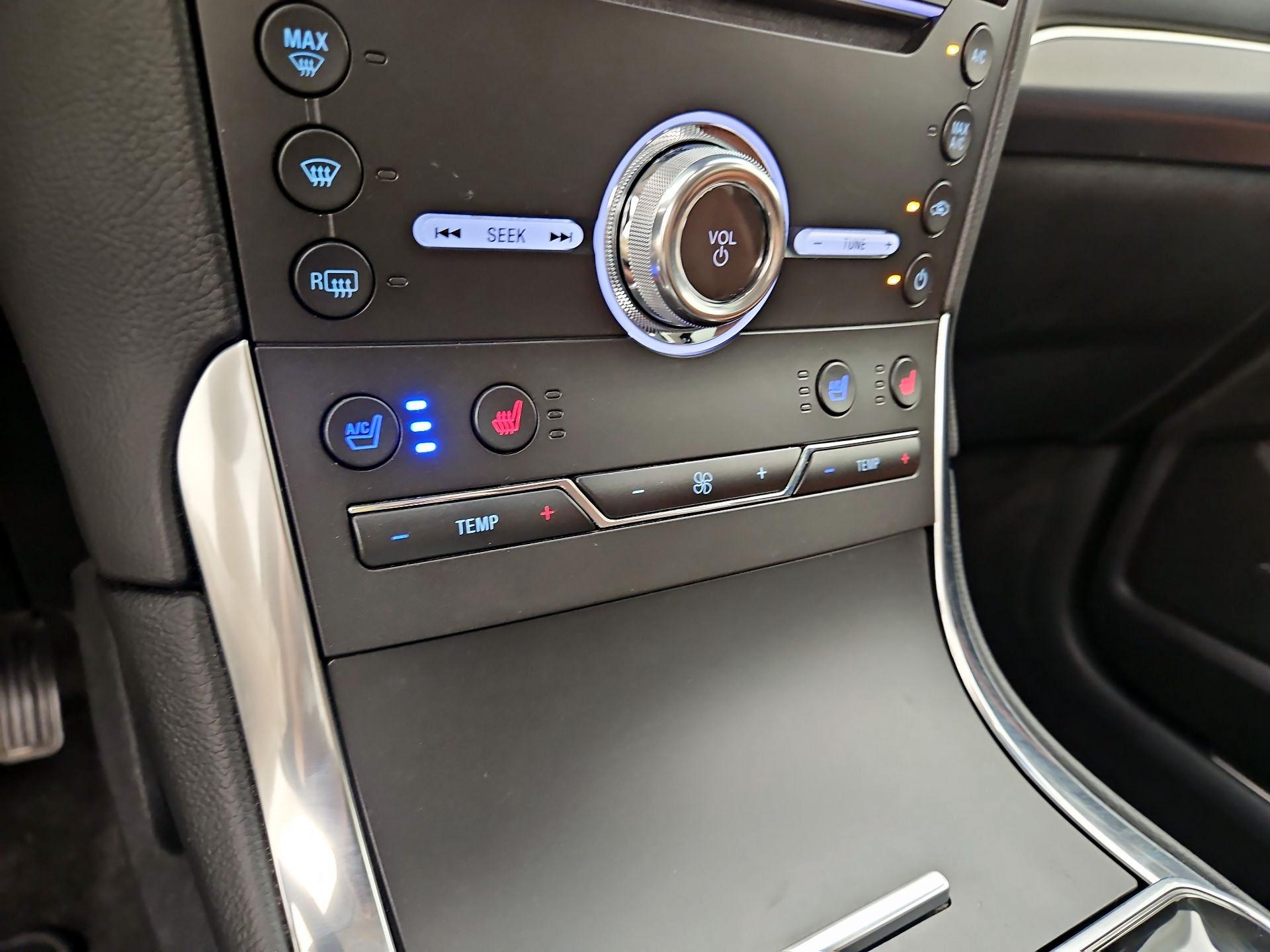 Thumbnail: 2019 Ford Edge - 17