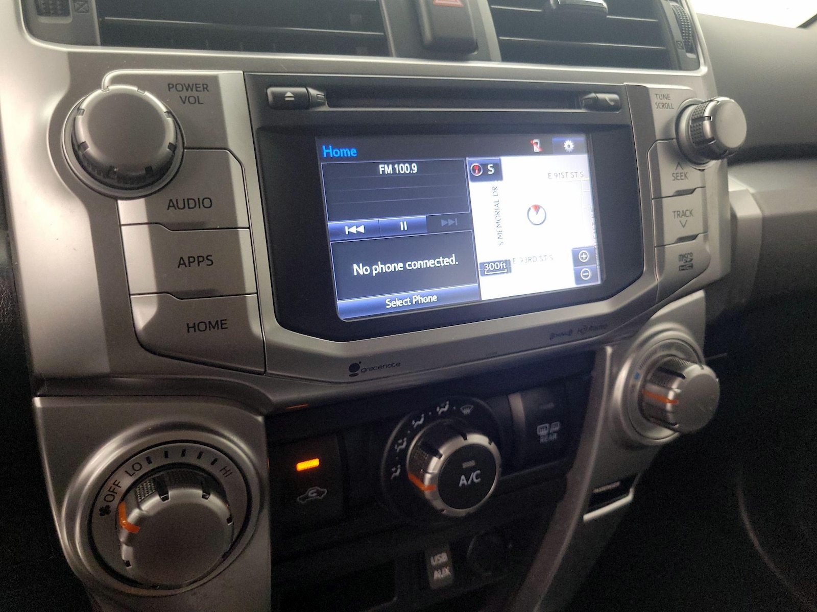 2017 Toyota 4Runner SR5 - Photo 8
