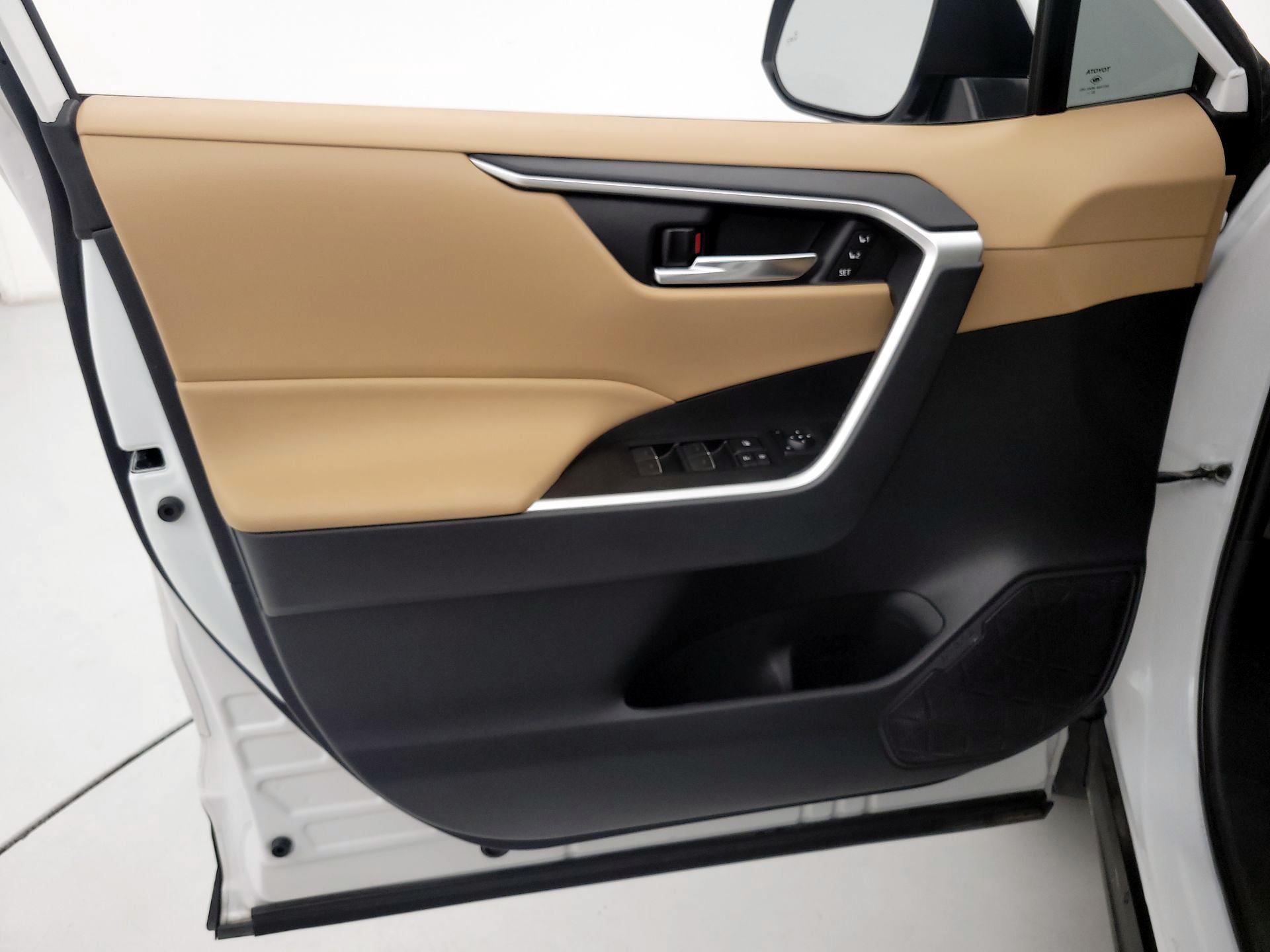 Thumbnail: 2024 Toyota RAV4 - 12