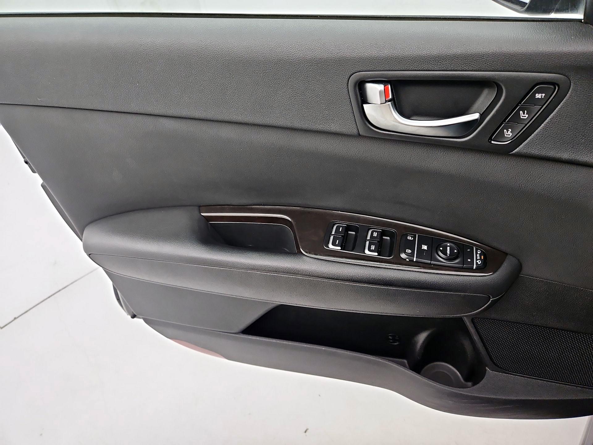 Thumbnail: 2017 Kia Optima - 12