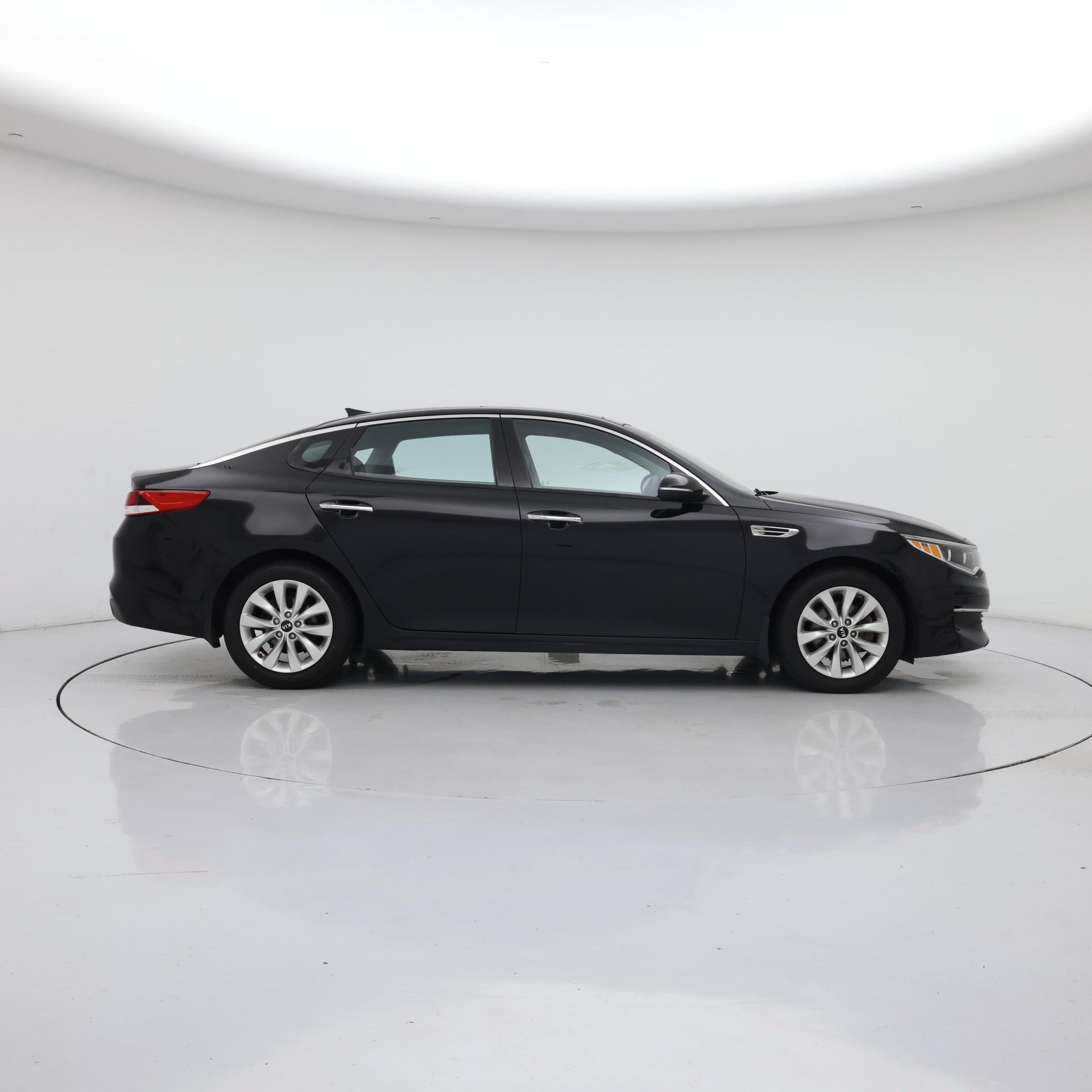 Thumbnail: 2017 Kia Optima - 7