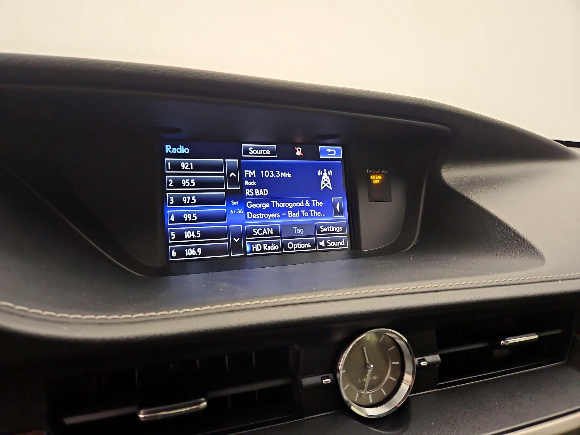 Thumbnail: 2015 Lexus ES - 15