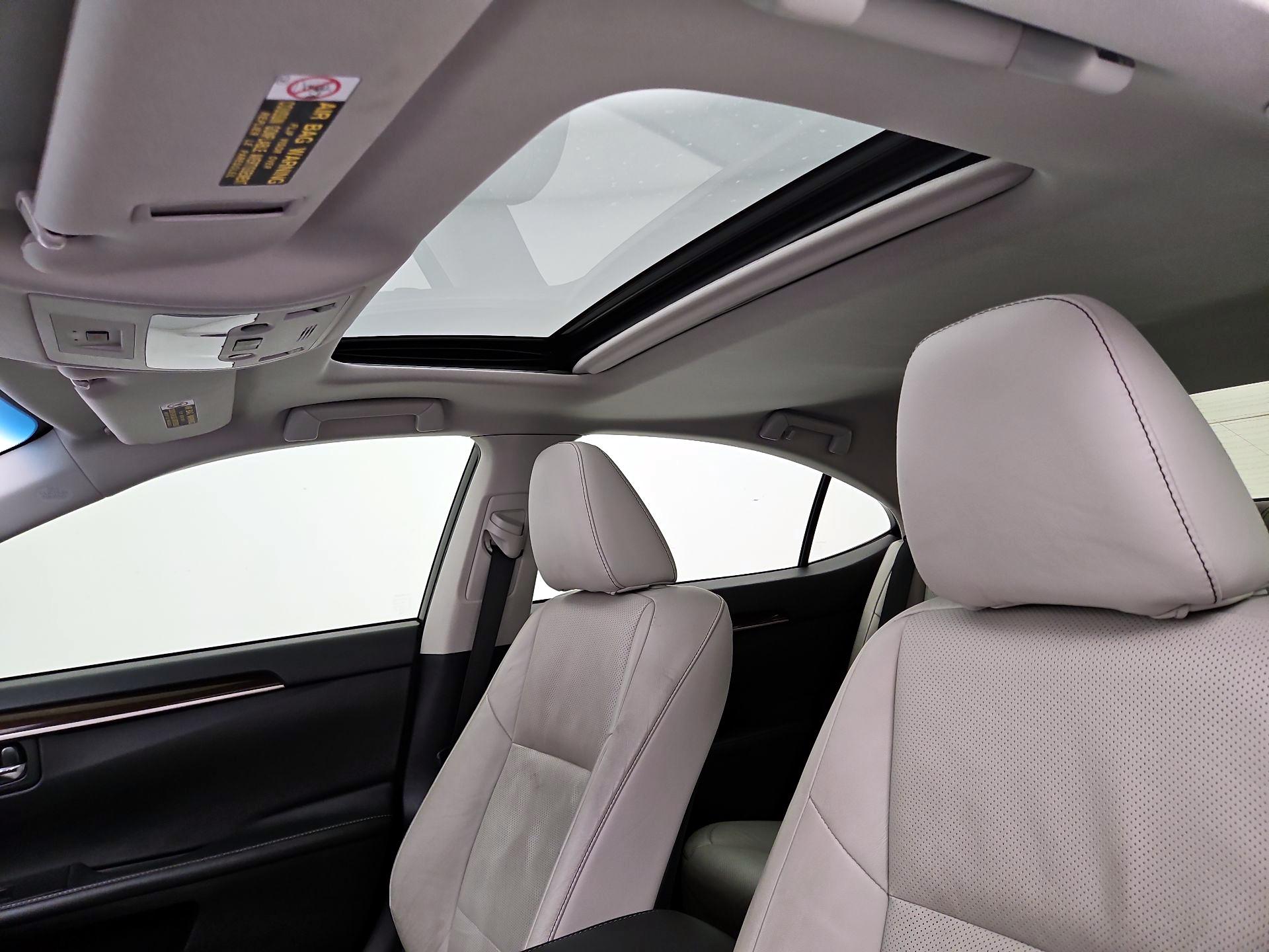 Thumbnail: 2015 Lexus ES - 19