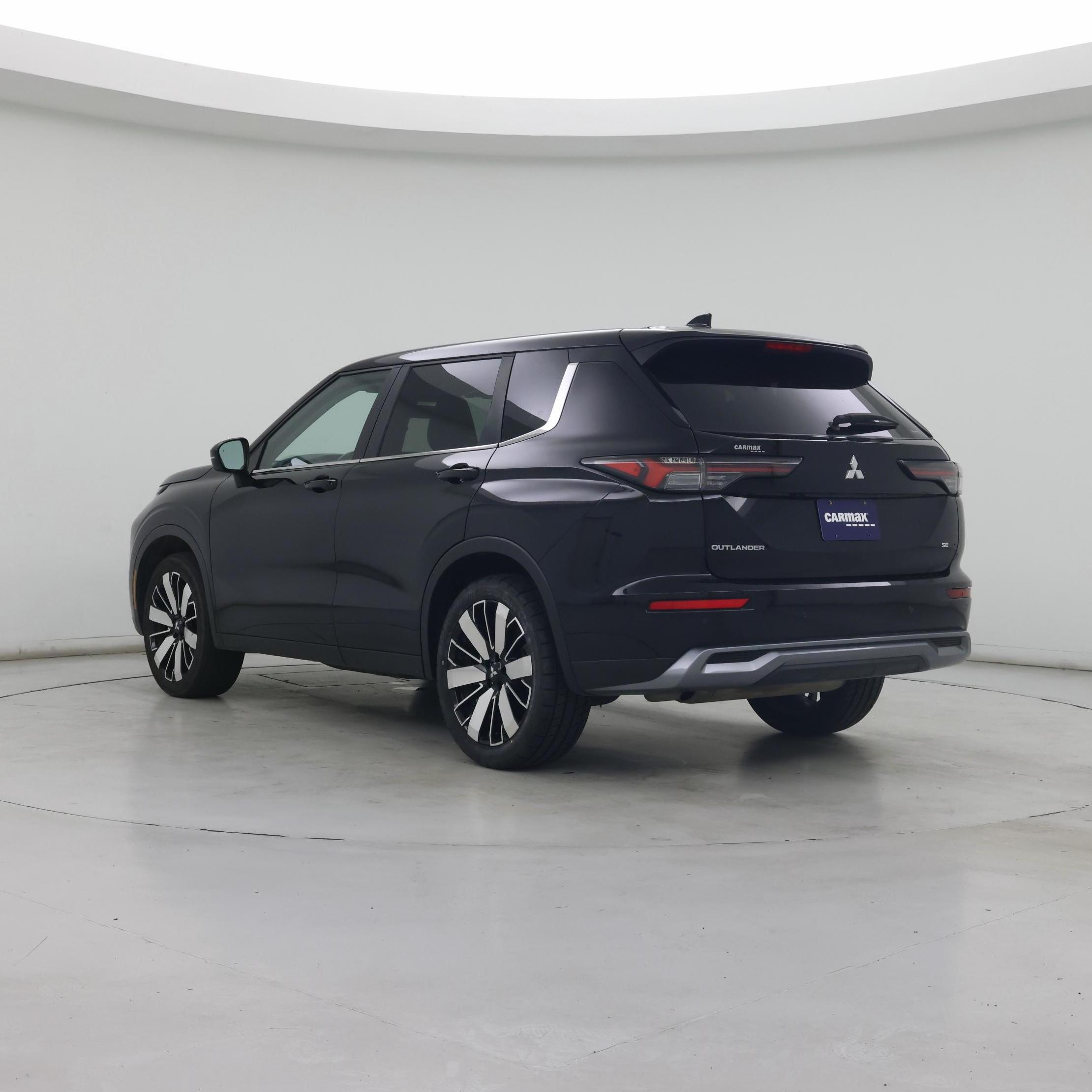 Thumbnail: 2025 Mitsubishi Outlander - 2