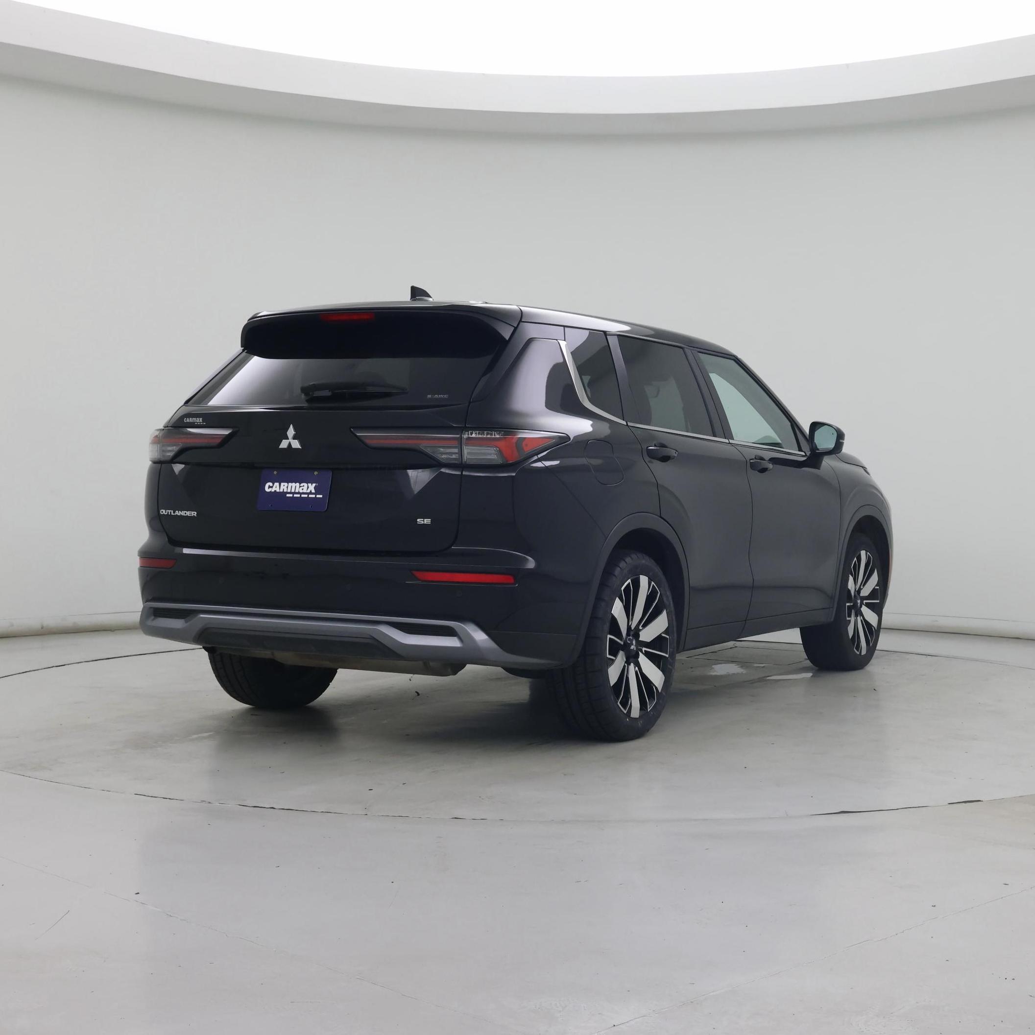 Thumbnail: 2025 Mitsubishi Outlander - 8