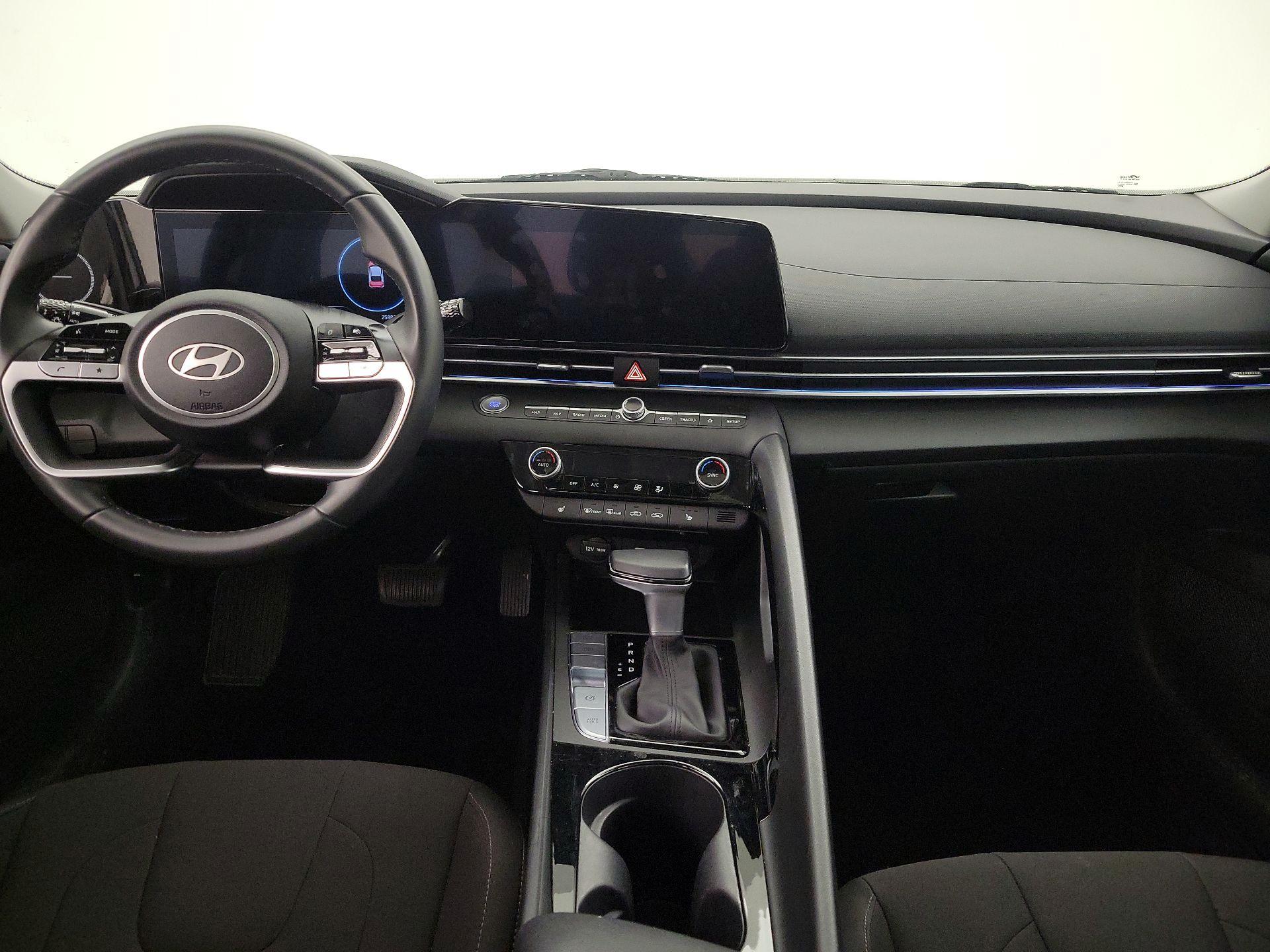 Thumbnail: 2025 Hyundai Elantra - 9