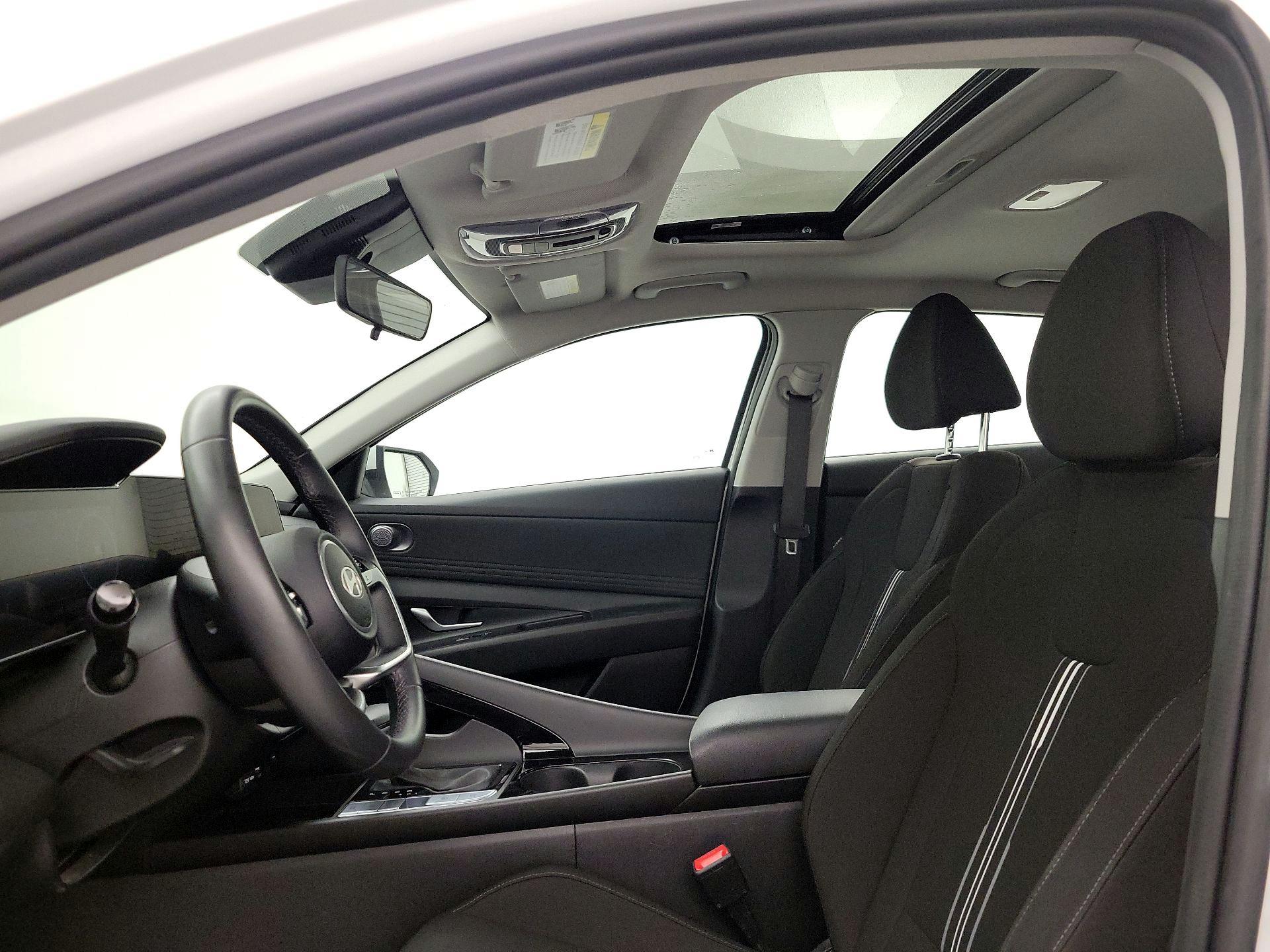 Thumbnail: 2025 Hyundai Elantra - 19