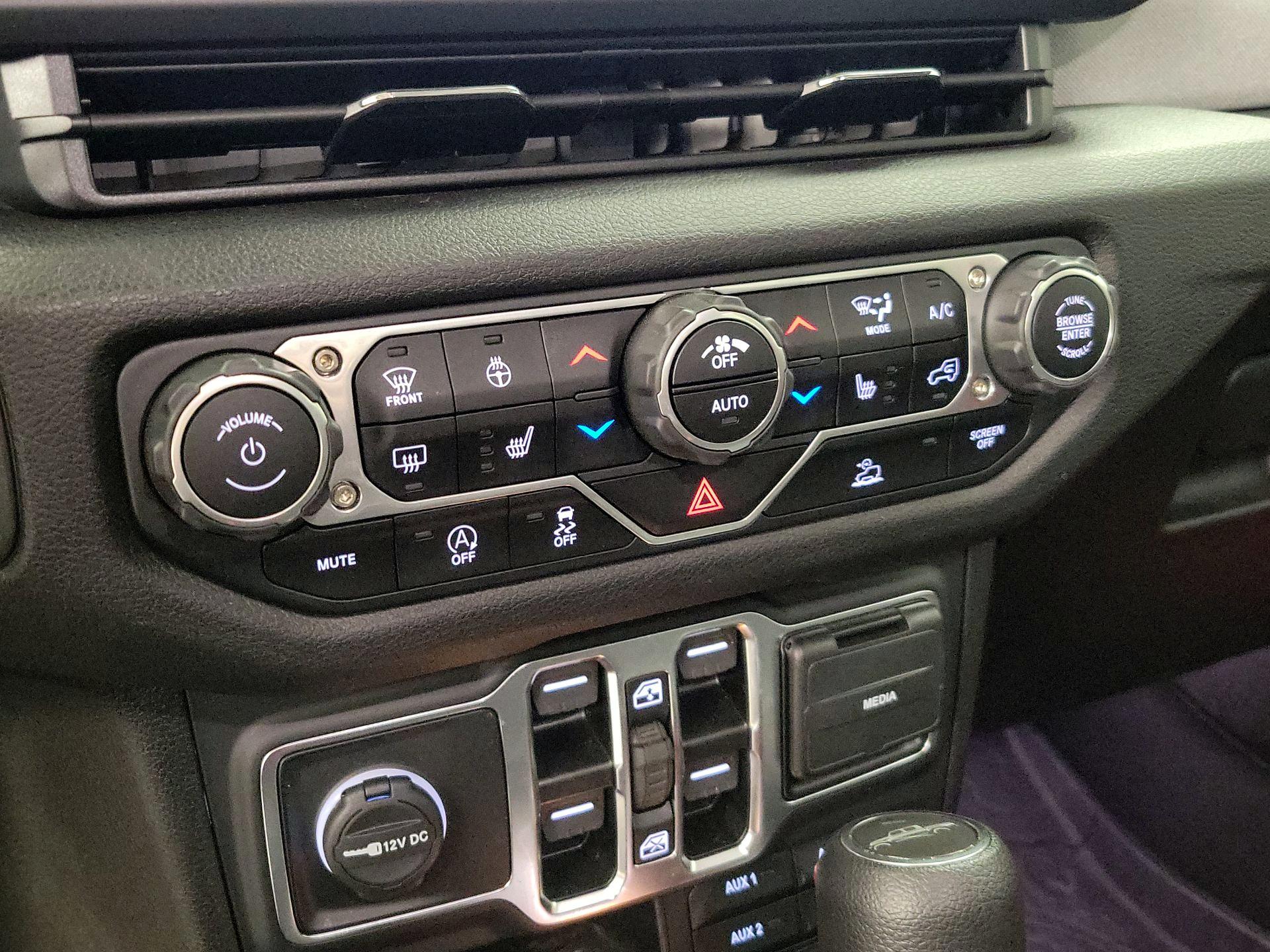 Thumbnail: 2025 Jeep Gladiator - 16