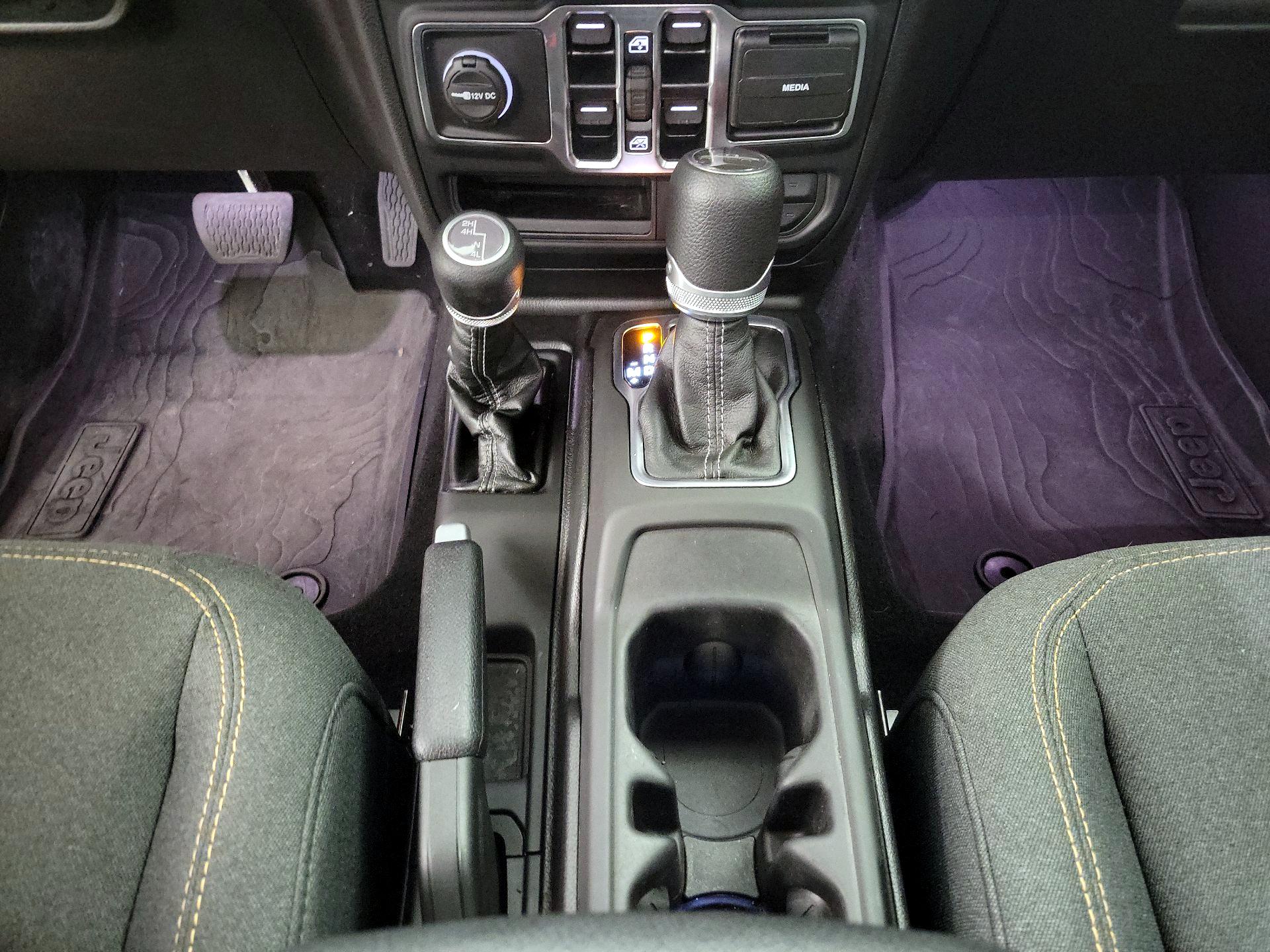 Thumbnail: 2025 Jeep Gladiator - 17