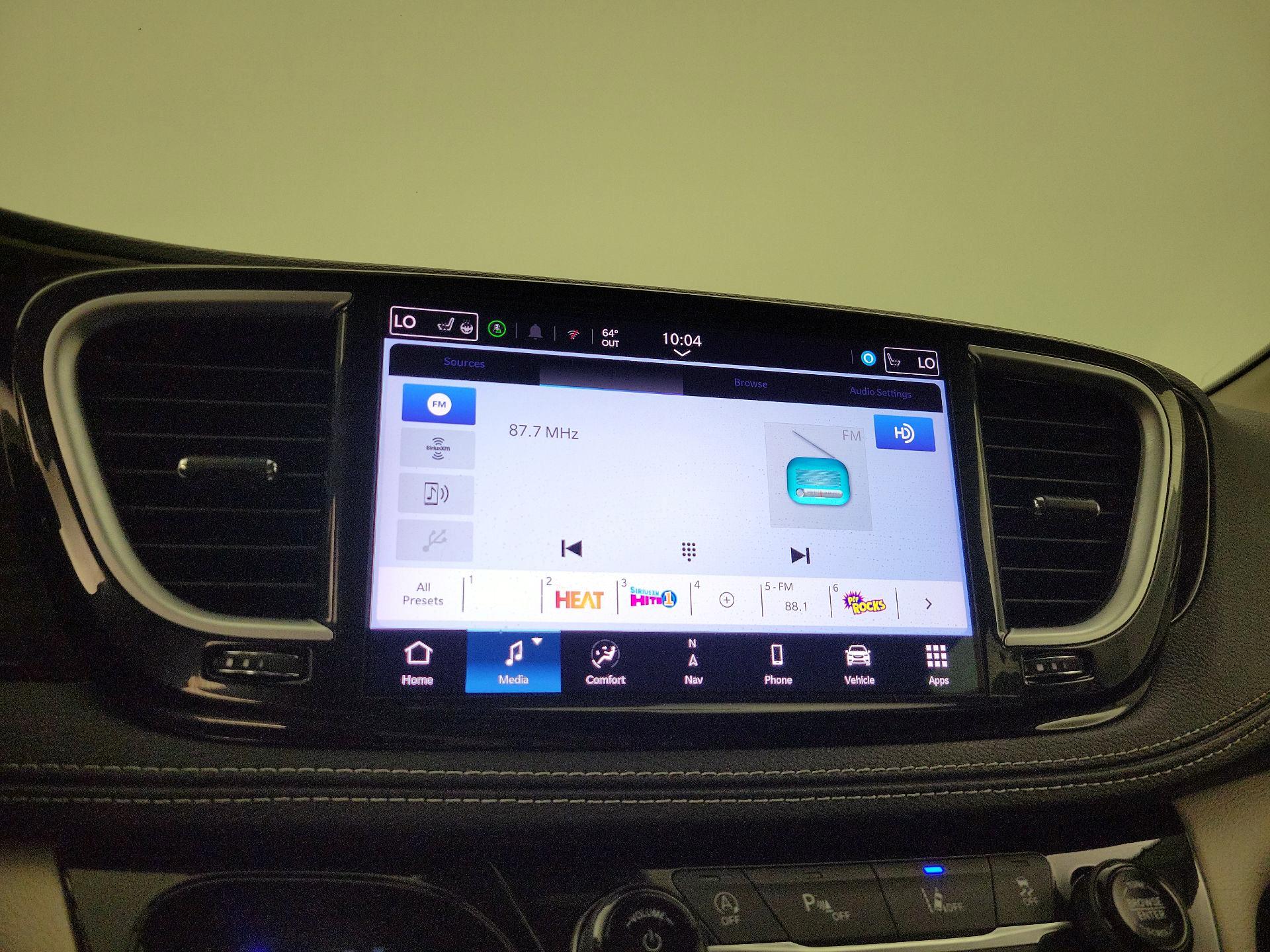 Thumbnail: 2024 Chrysler Pacifica - 16