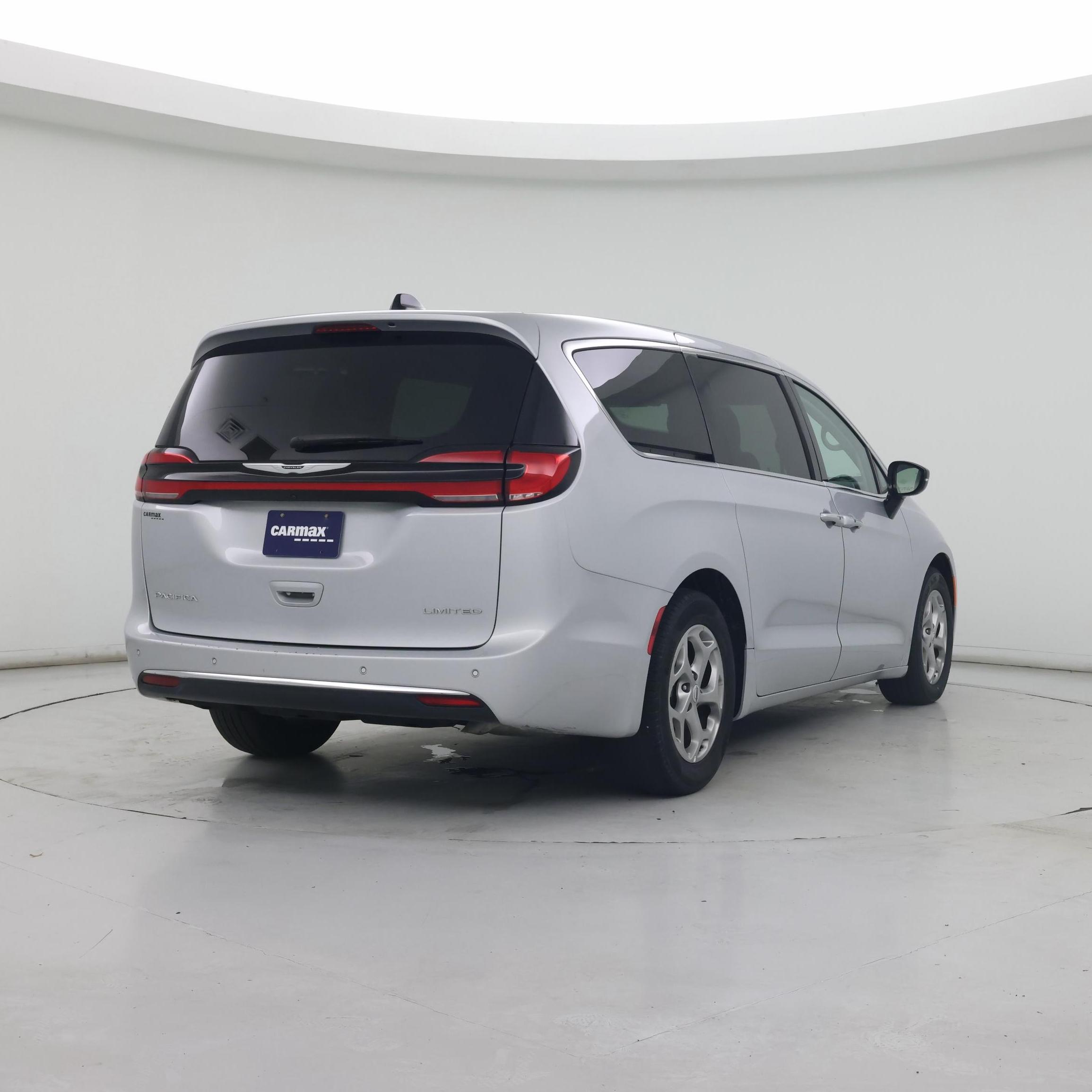 Thumbnail: 2024 Chrysler Pacifica - 8