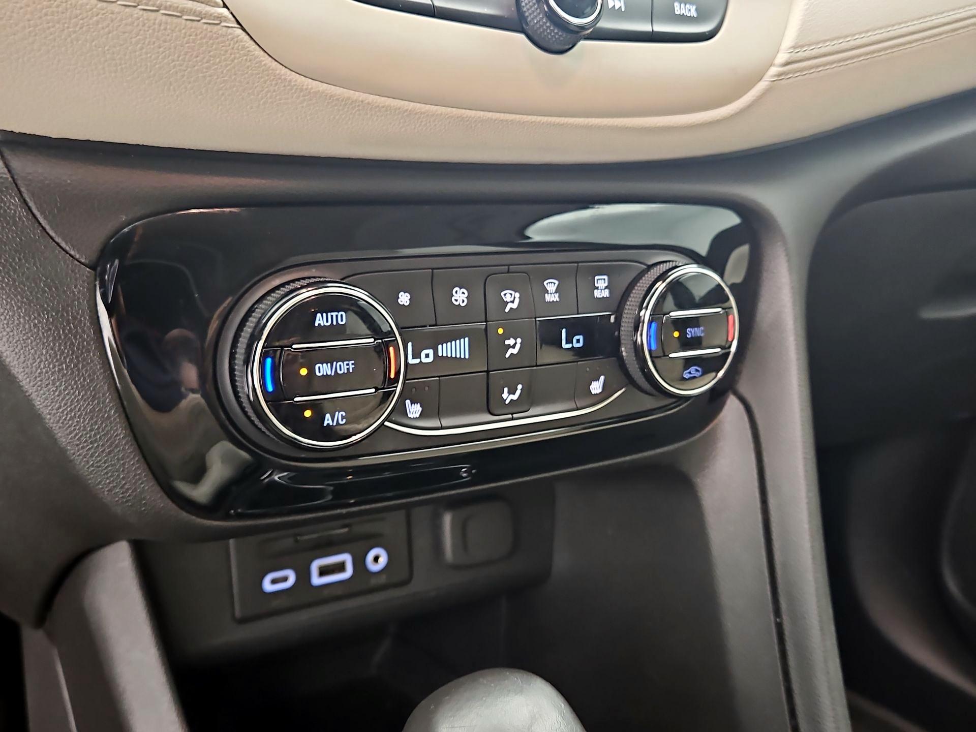 Thumbnail: 2020 Buick Encore GX - 17