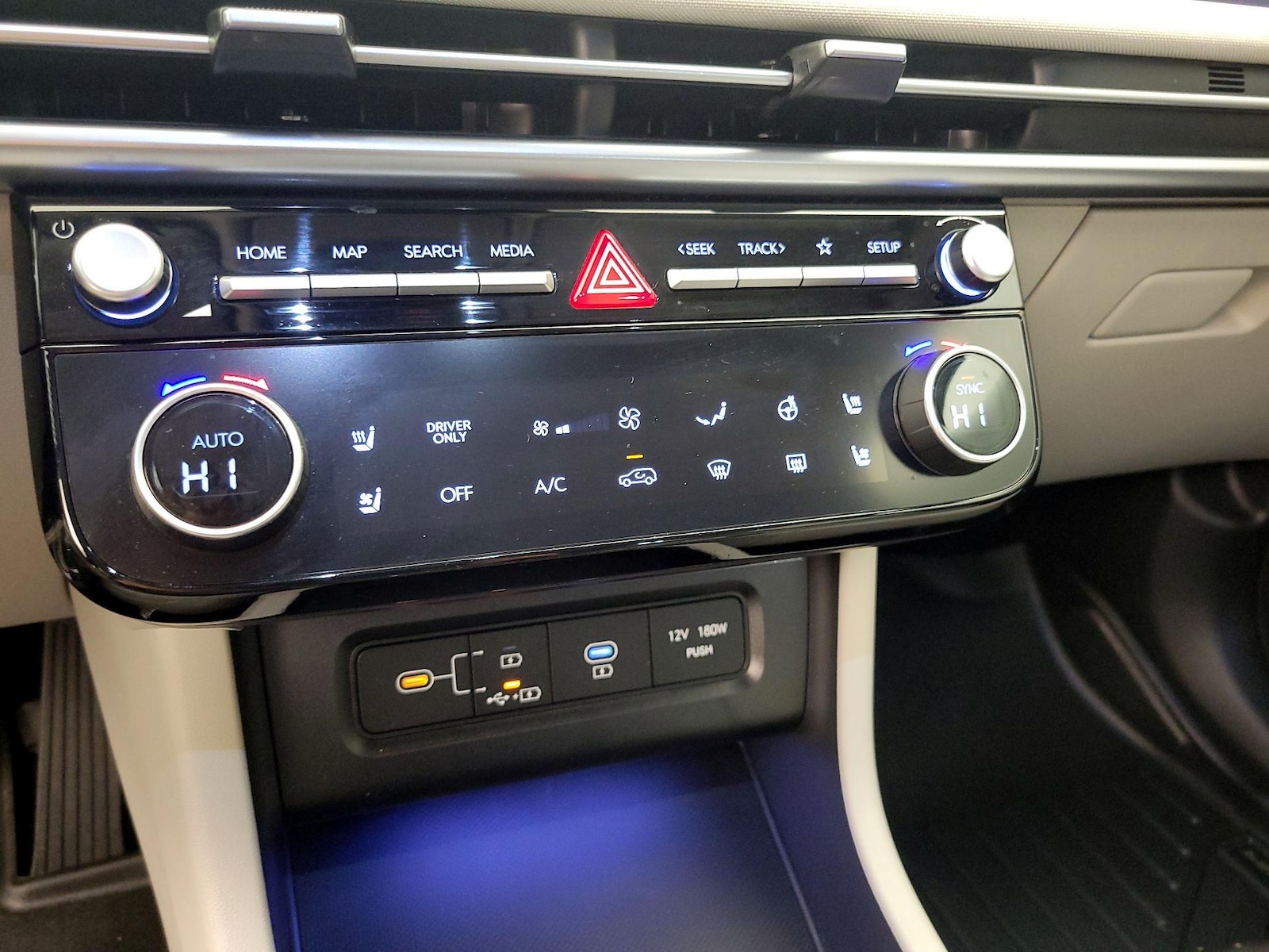 2026 Hyundai Tucson Limited - Photo 9