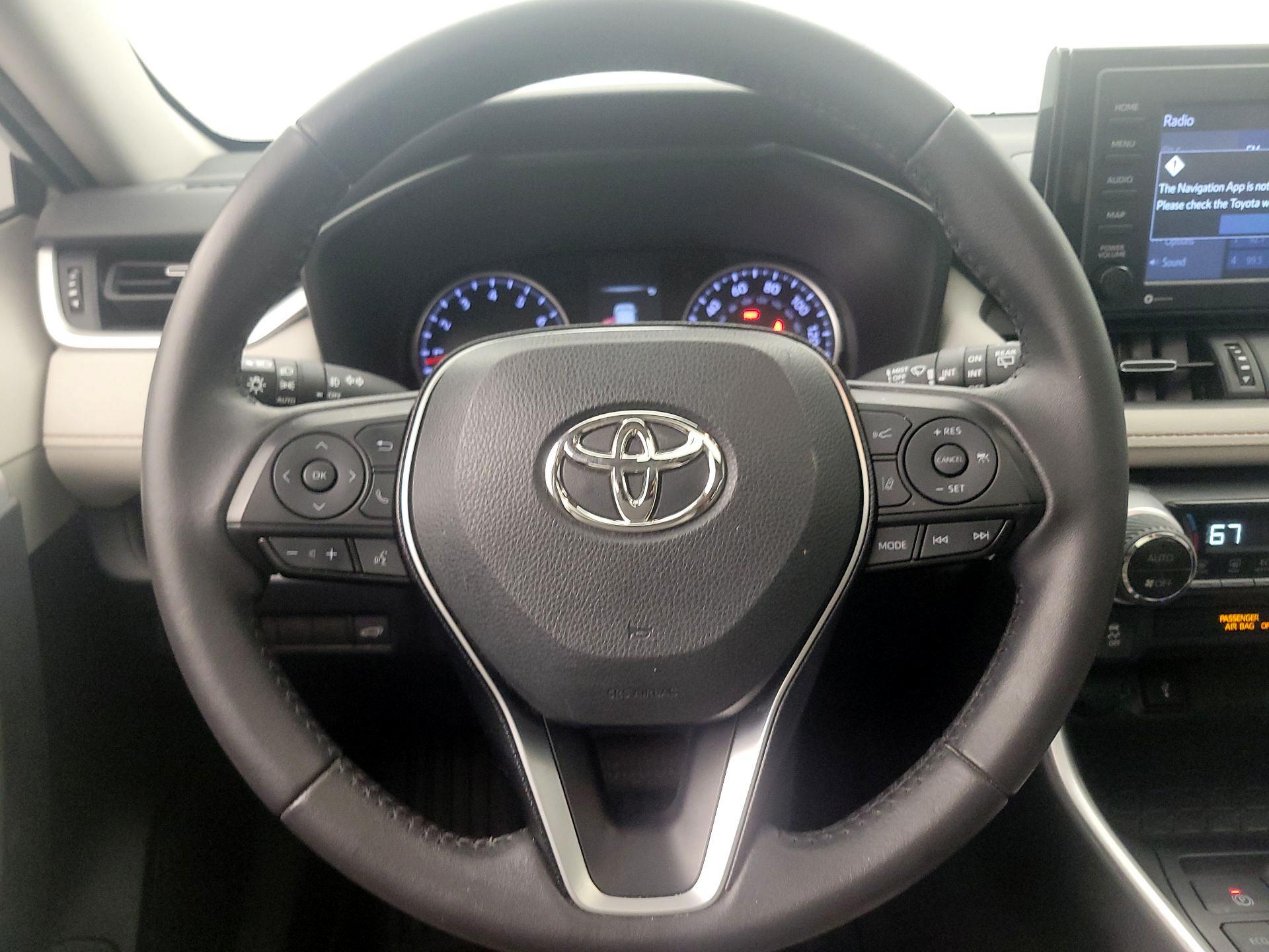 Thumbnail: 2021 Toyota RAV4 - 10
