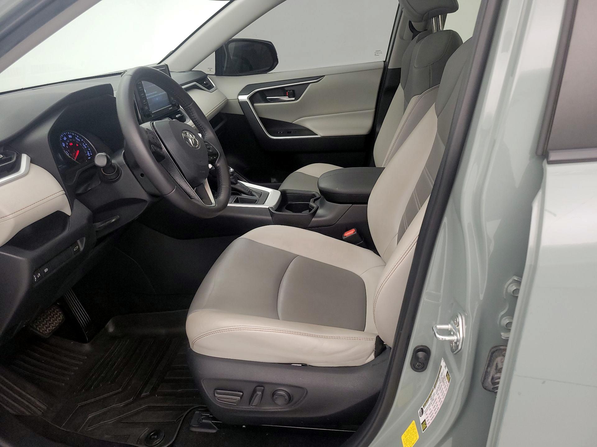 Thumbnail: 2021 Toyota RAV4 - 11