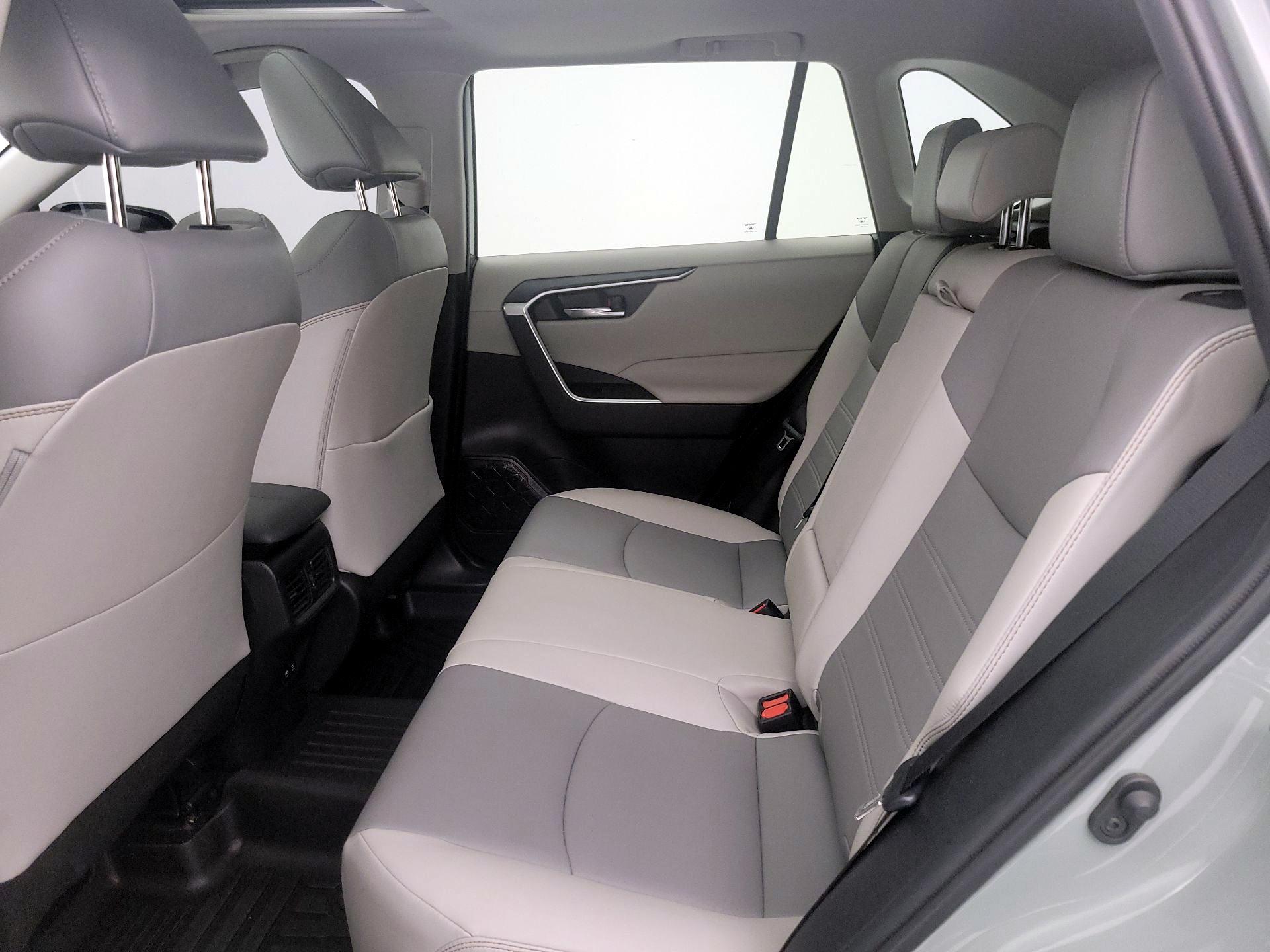 Thumbnail: 2021 Toyota RAV4 - 20