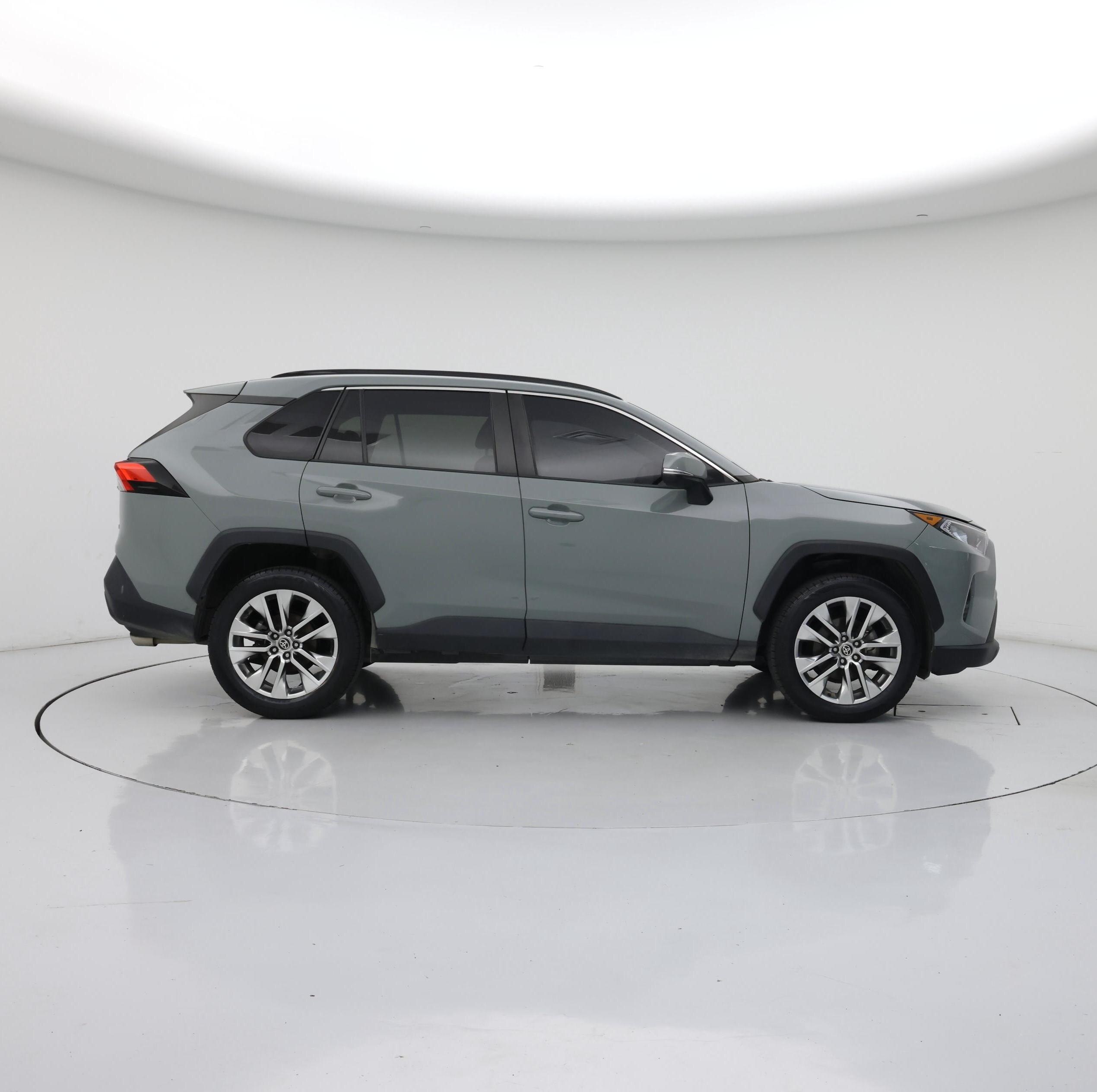 Thumbnail: 2021 Toyota RAV4 - 7