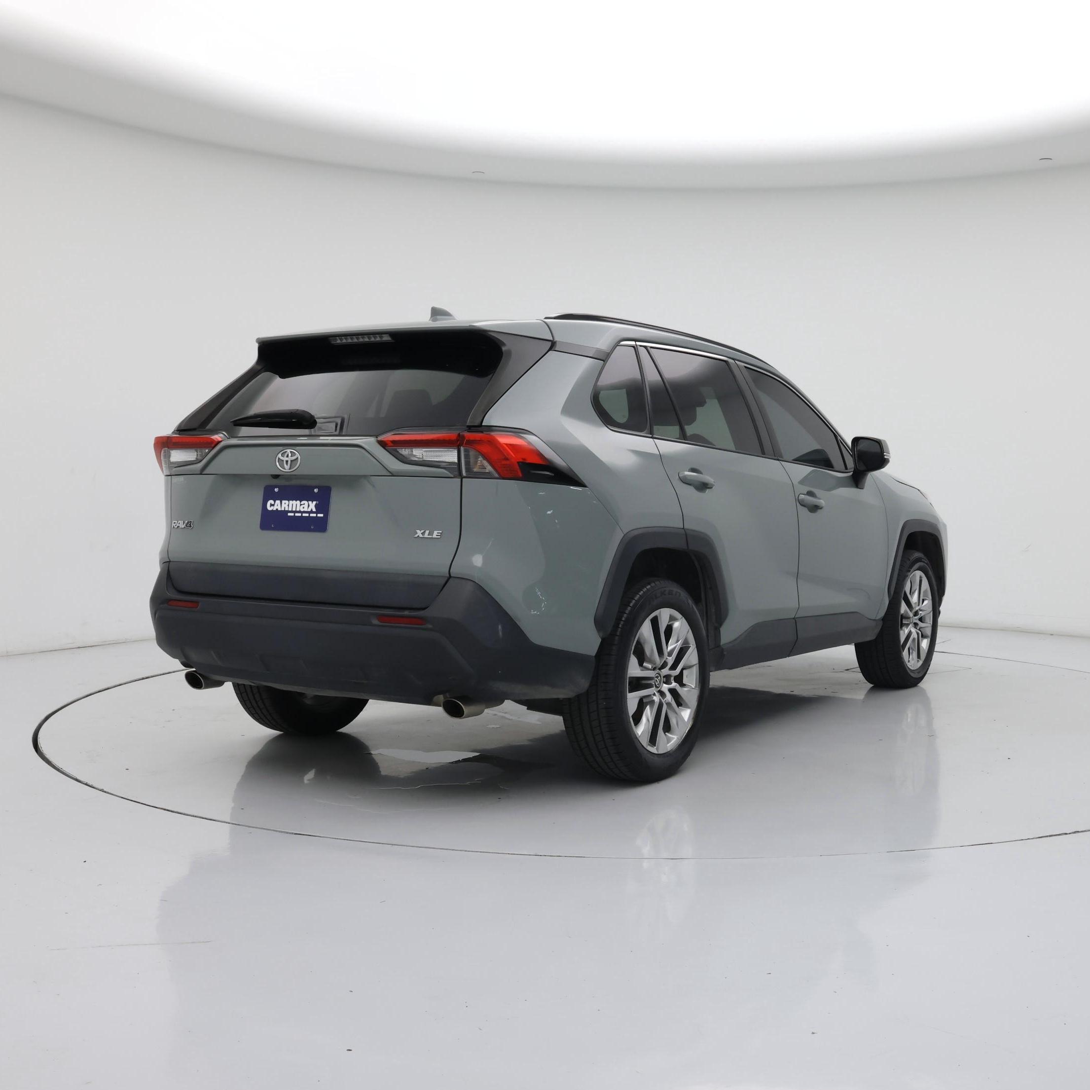 Thumbnail: 2021 Toyota RAV4 - 8