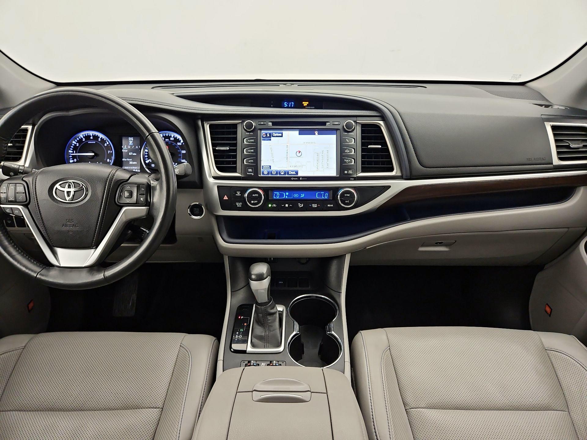 Thumbnail: 2015 Toyota Highlander - 9