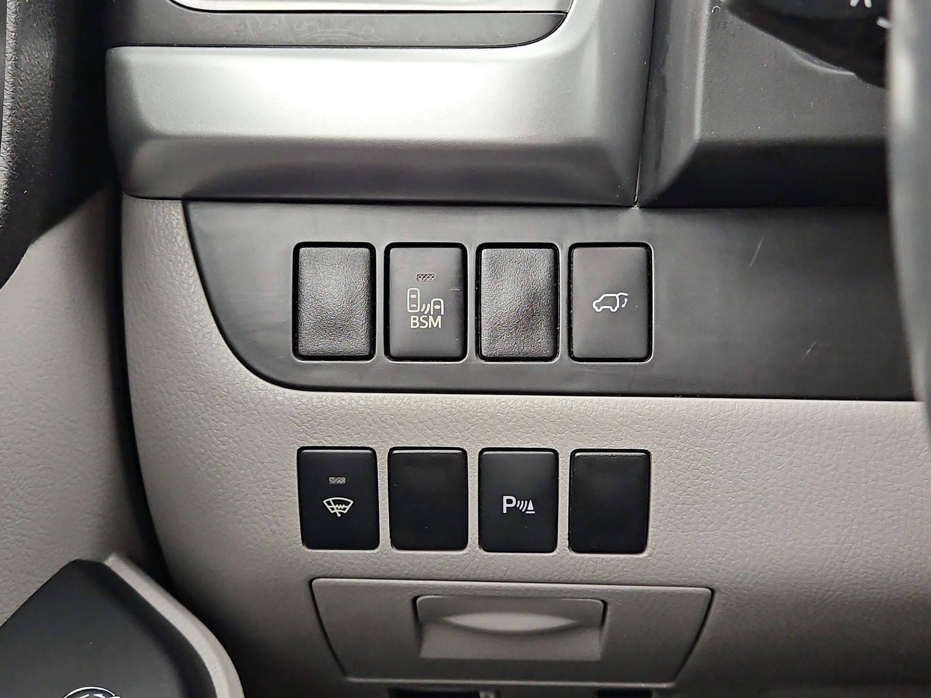 Thumbnail: 2015 Toyota Highlander - 13