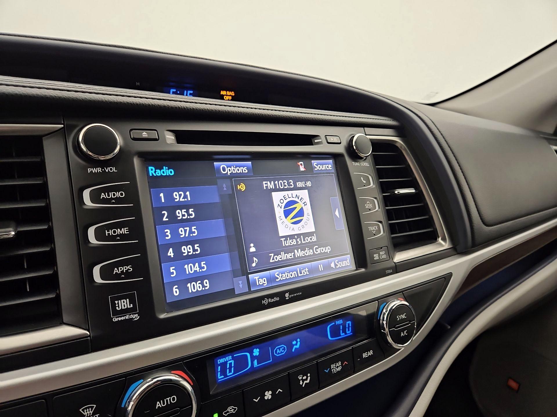 Thumbnail: 2015 Toyota Highlander - 16