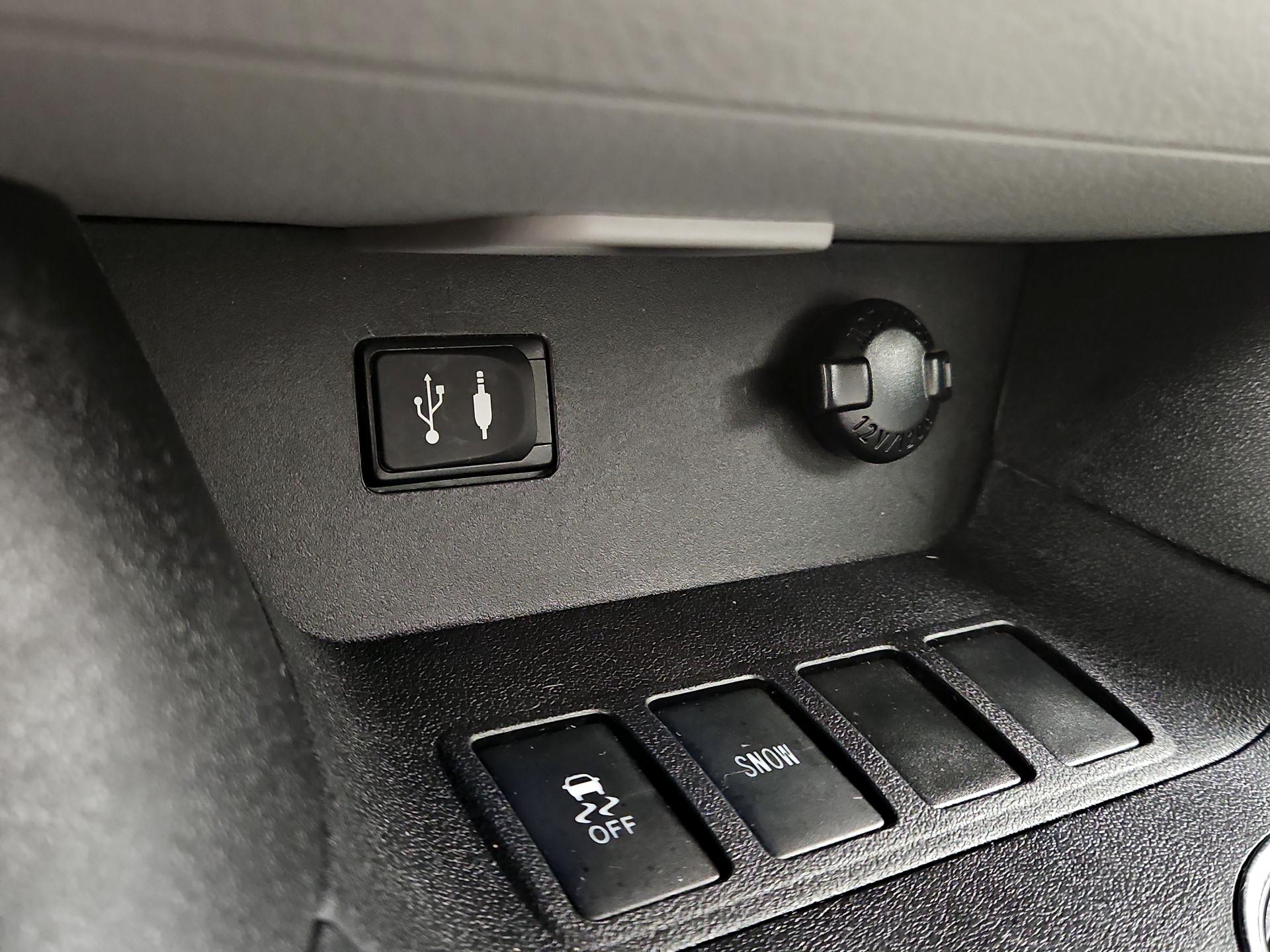 Thumbnail: 2015 Toyota Highlander - 19