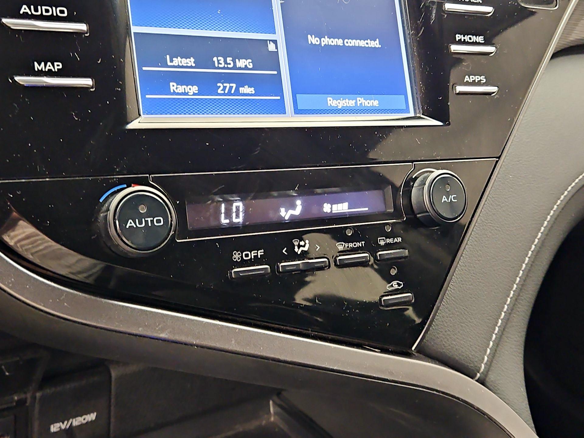 Thumbnail: 2019 Toyota Camry - 16