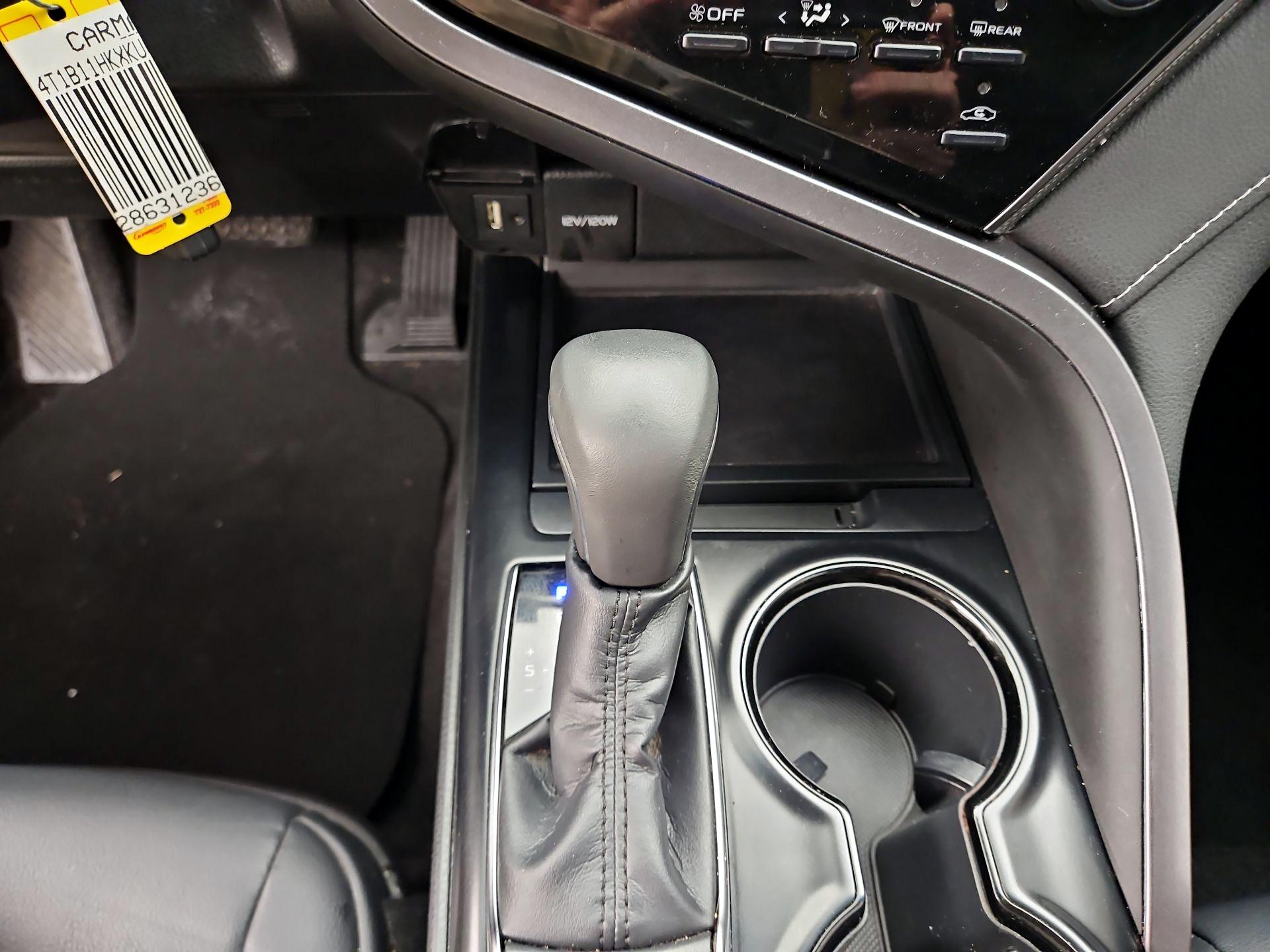 Thumbnail: 2019 Toyota Camry - 17