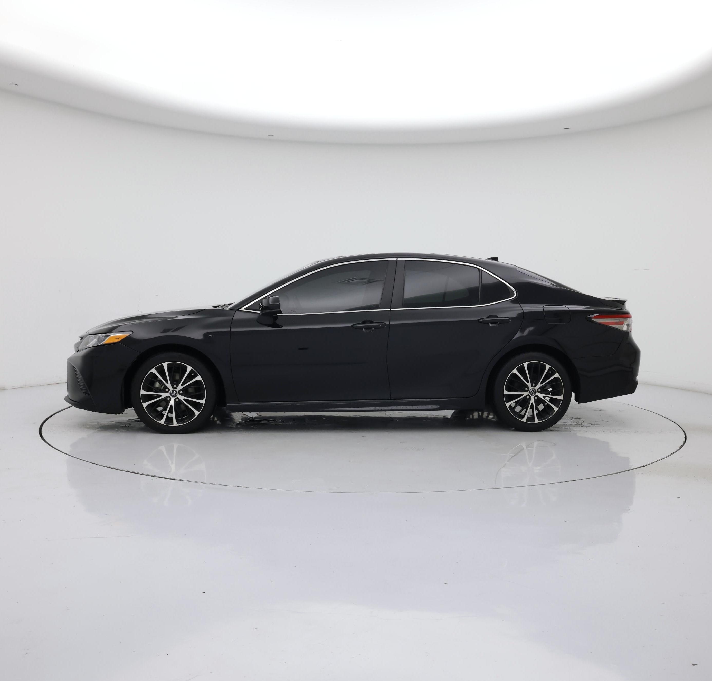 Thumbnail: 2019 Toyota Camry - 3