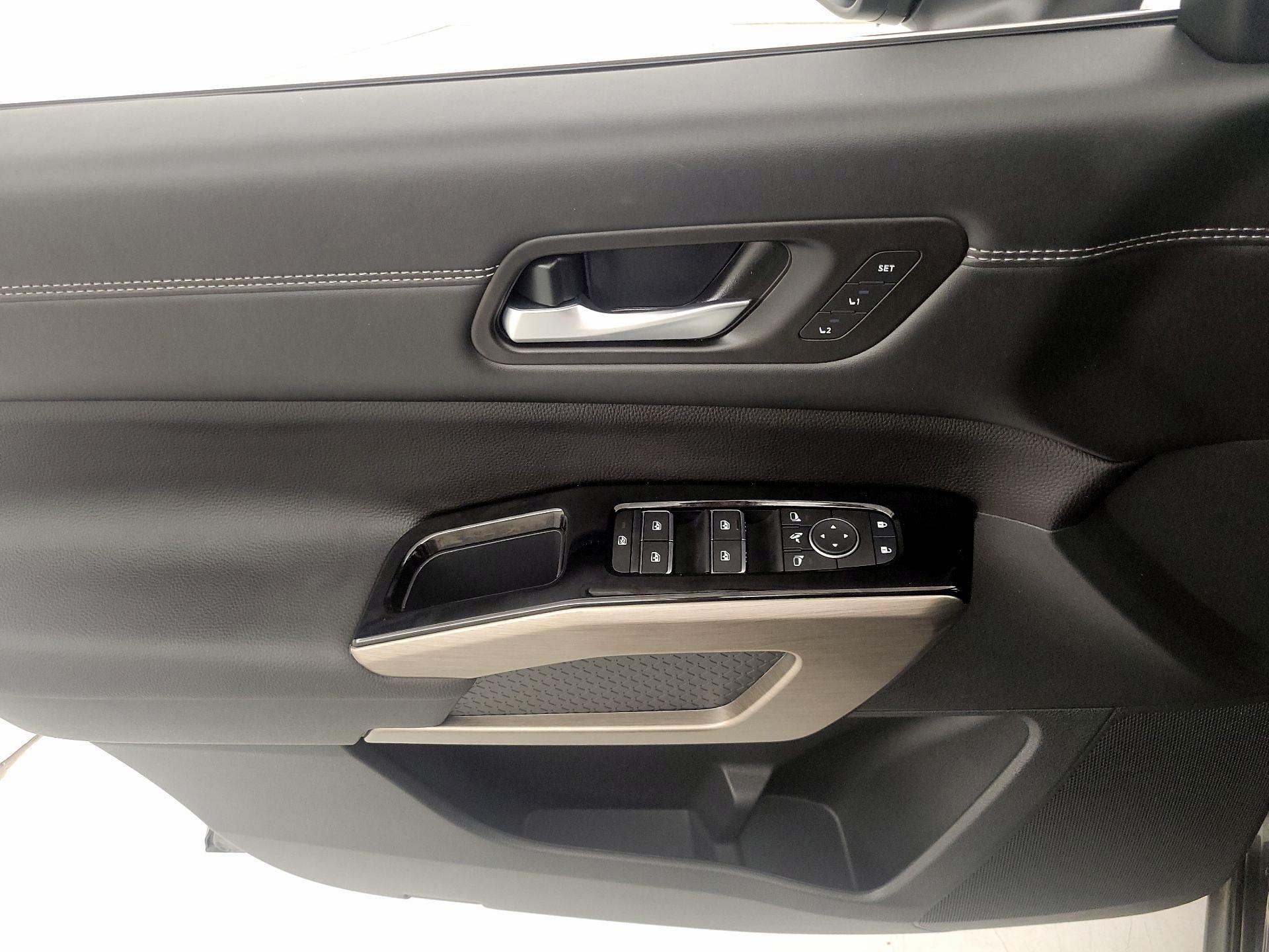 Thumbnail: 2025 Nissan Pathfinder - 12