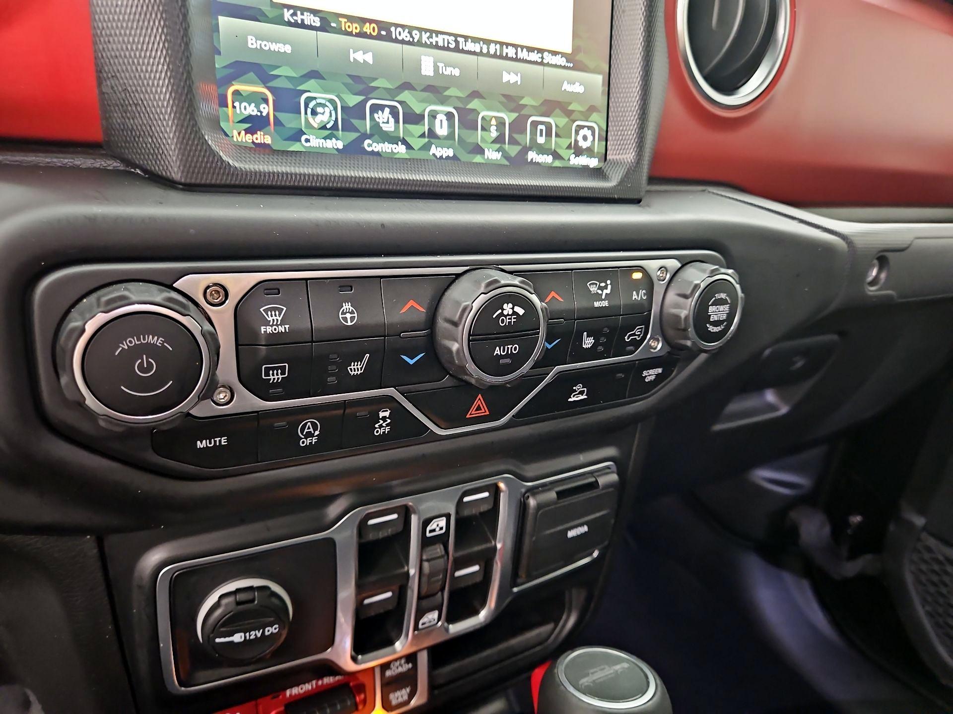 Thumbnail: 2023 Jeep Gladiator - 17