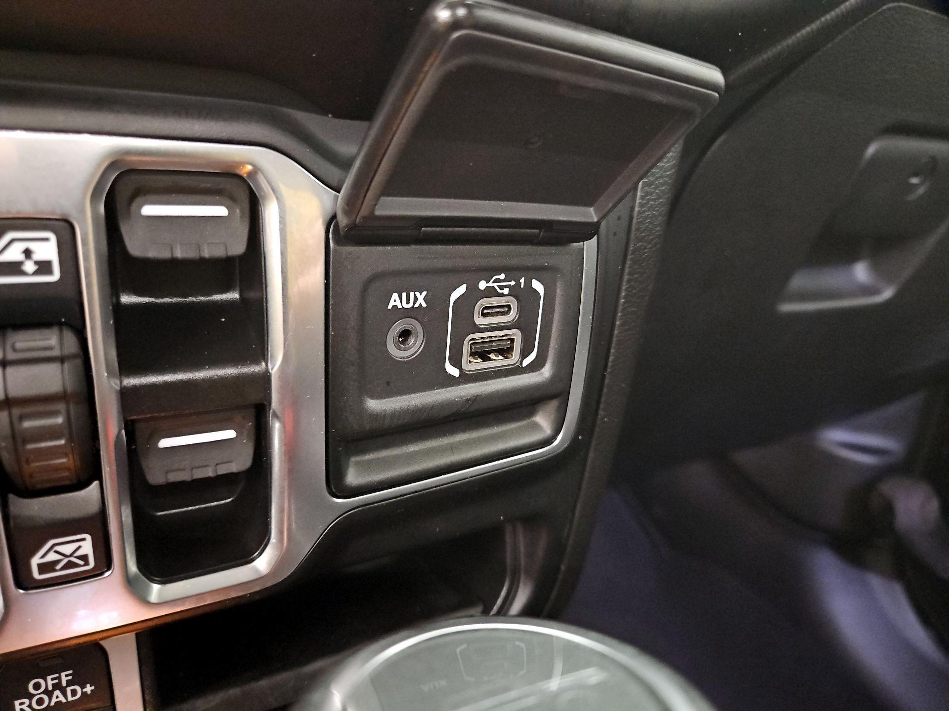 Thumbnail: 2023 Jeep Gladiator - 19