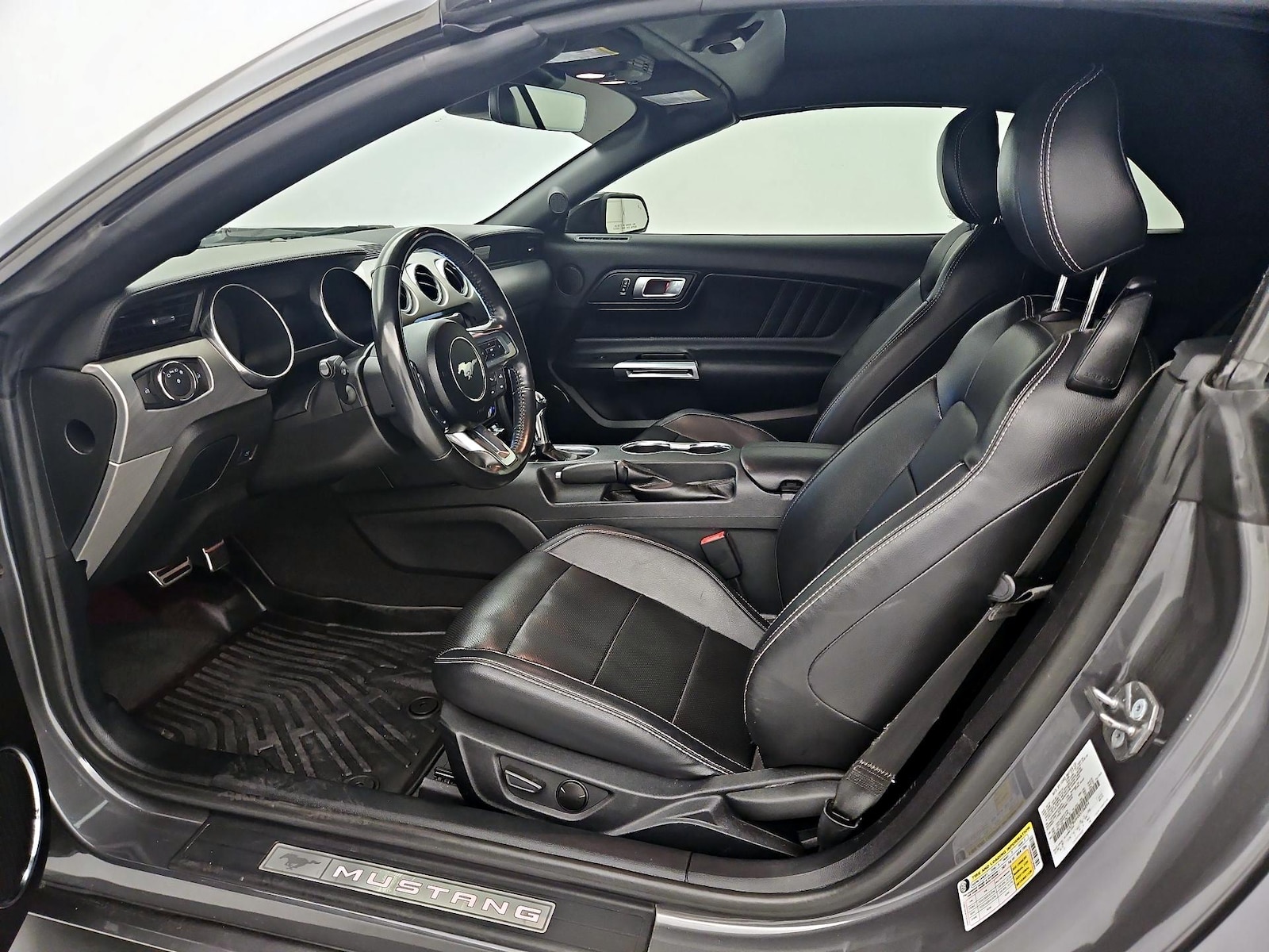 2022 Ford Mustang EcoBoost Premium - Photo 12